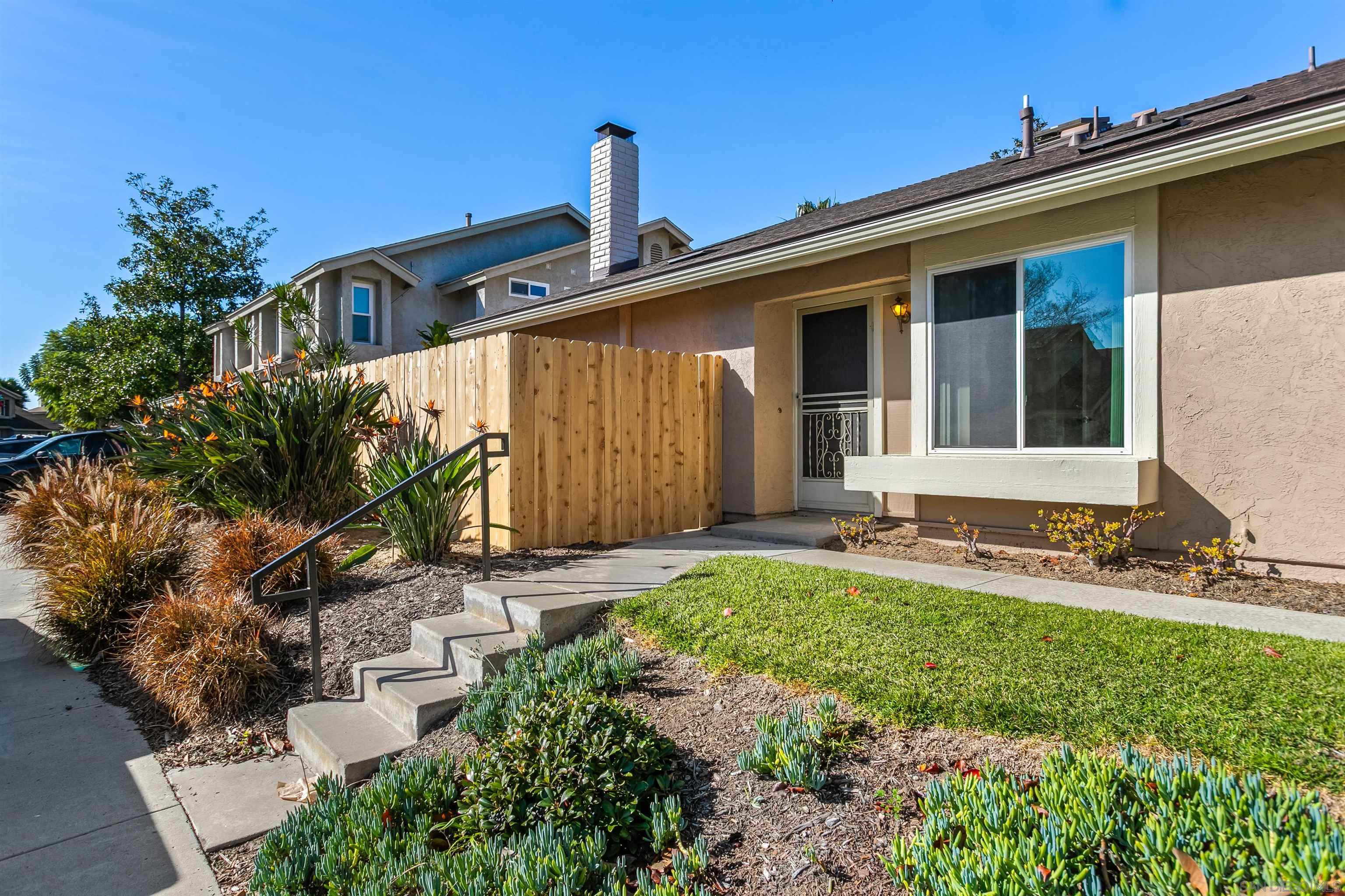 Detail Gallery Image 3 of 40 For 7281  Oakham Way, San Diego,  CA 92139 - 3 Beds | 2 Baths