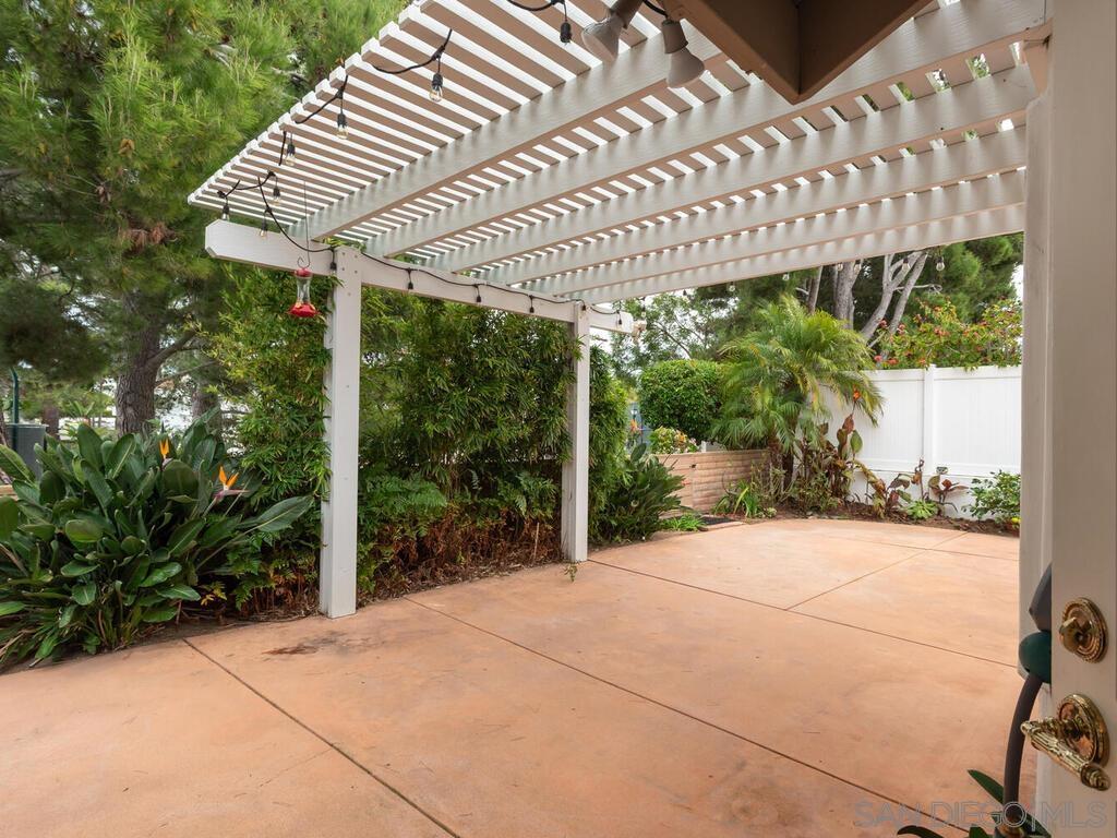 Detail Gallery Image 15 of 47 For 4708  Galicia Way, Oceanside,  CA 92056 - 2 Beds | 2 Baths