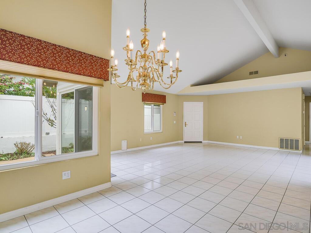 Detail Gallery Image 8 of 47 For 4708  Galicia Way, Oceanside,  CA 92056 - 2 Beds | 2 Baths