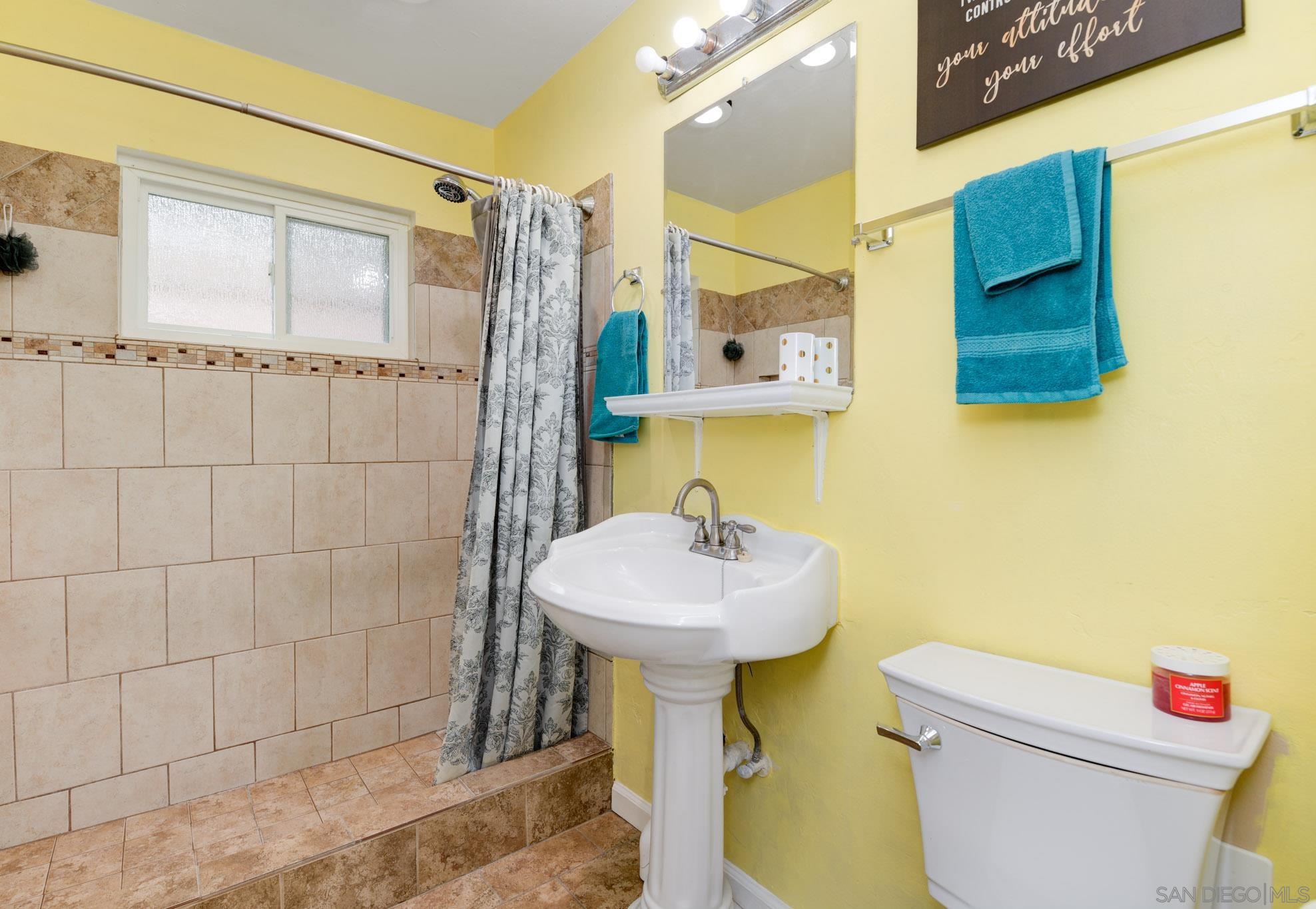 Detail Gallery Image 15 of 32 For 4388  Bellflower Dr, La Mesa,  CA 91941 - 4 Beds | 4 Baths