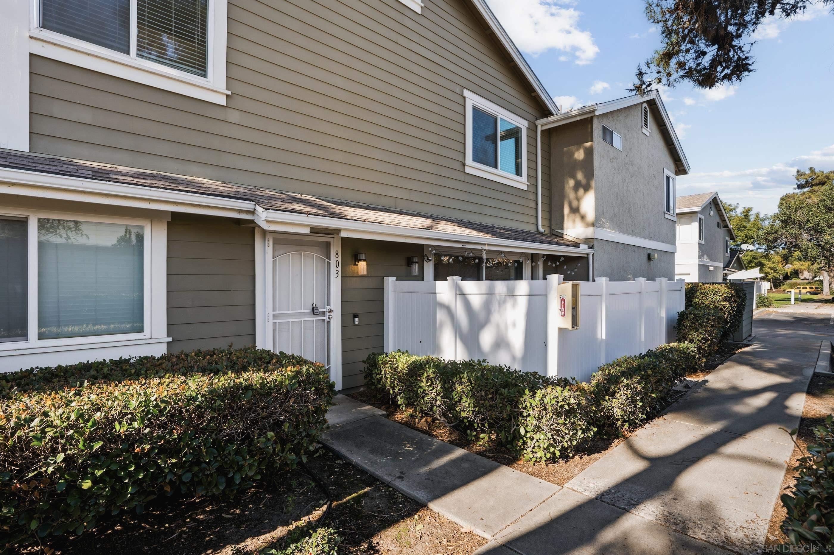 Detail Gallery Image 2 of 21 For 803  Shelter Cove Way, Oceanside,  CA 92058 - 3 Beds | 2/1 Baths