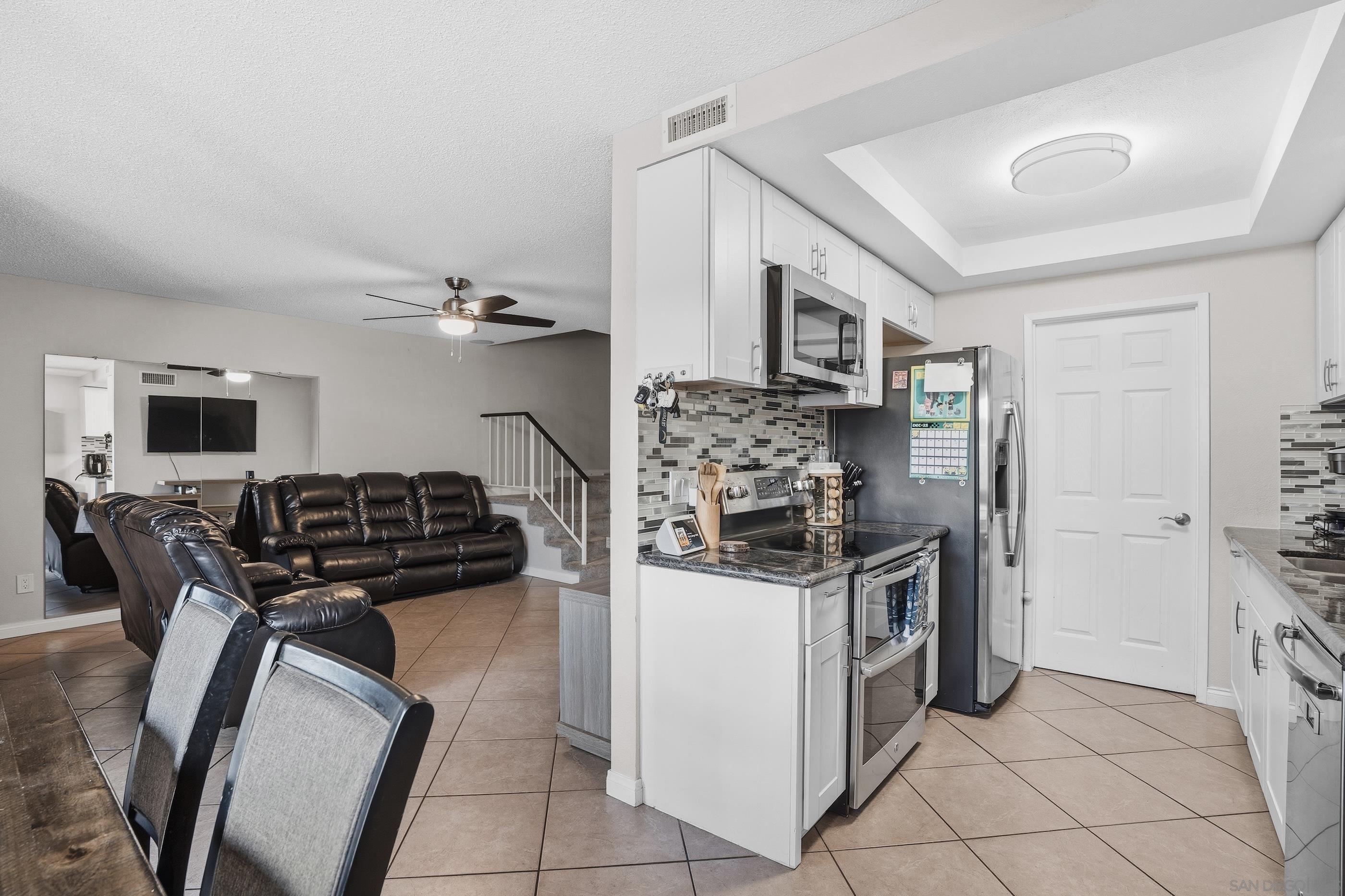 Detail Gallery Image 7 of 21 For 803  Shelter Cove Way, Oceanside,  CA 92058 - 3 Beds | 2/1 Baths