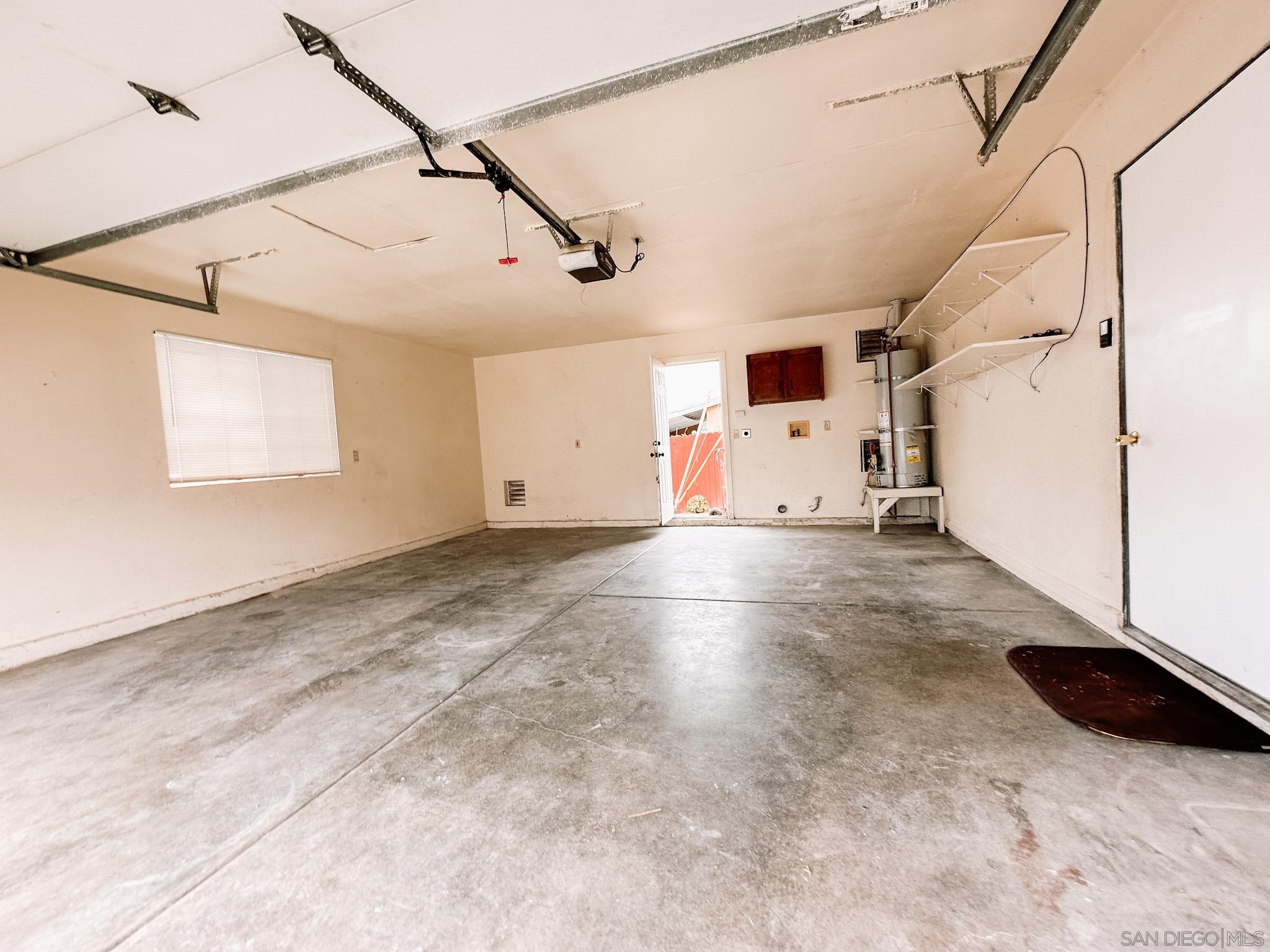 Detail Gallery Image 2 of 10 For 5506  Gables Street  a, San Diego,  CA 92139 - 3 Beds | 1 Baths