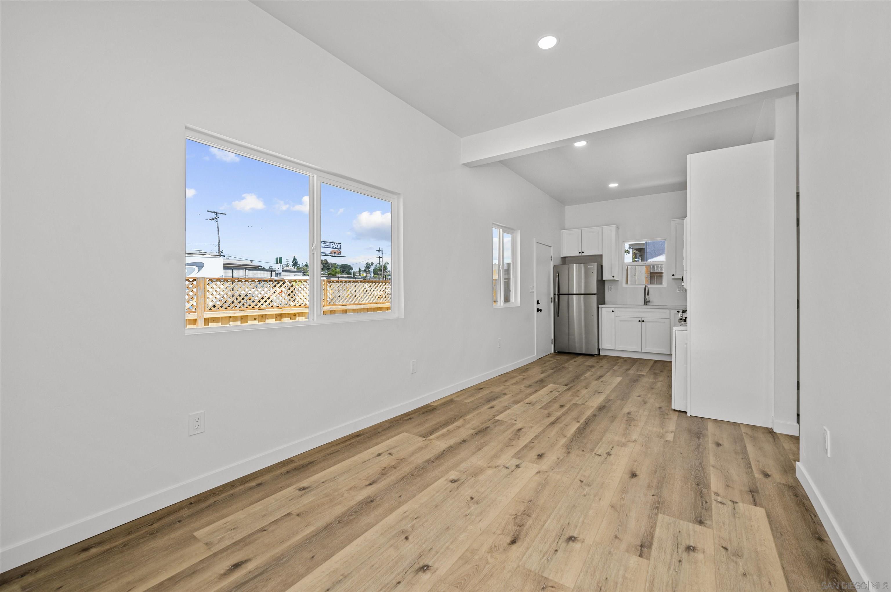 Detail Gallery Image 11 of 47 For 6979-81  Amherst, San Diego,  CA 92115 - – Beds | – Baths