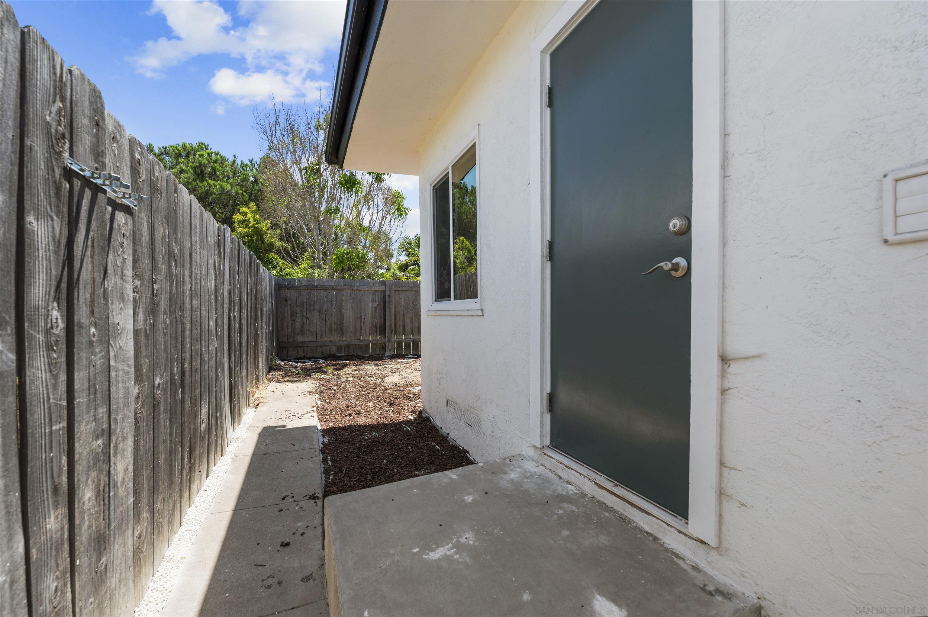 Detail Gallery Image 21 of 47 For 6979-81  Amherst, San Diego,  CA 92115 - – Beds | – Baths