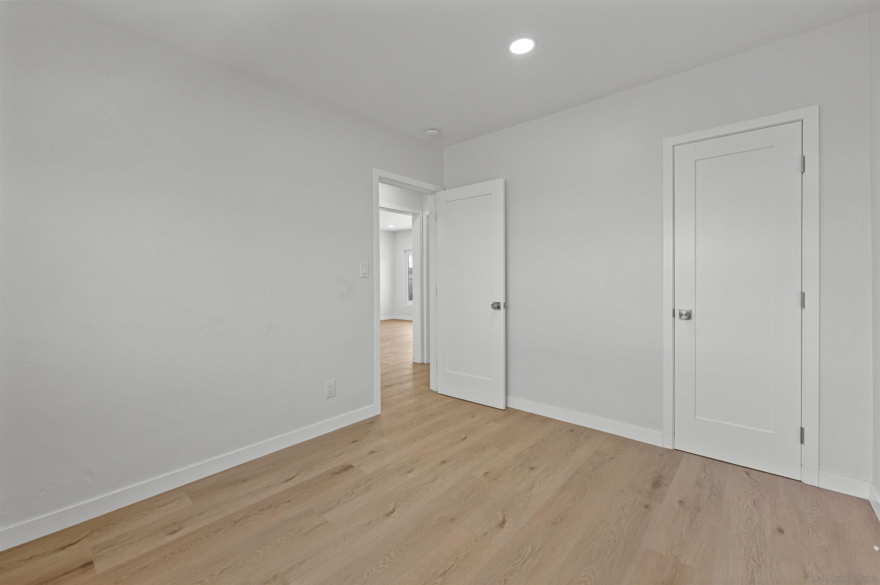 Detail Gallery Image 22 of 47 For 6979-81  Amherst, San Diego,  CA 92115 - – Beds | – Baths