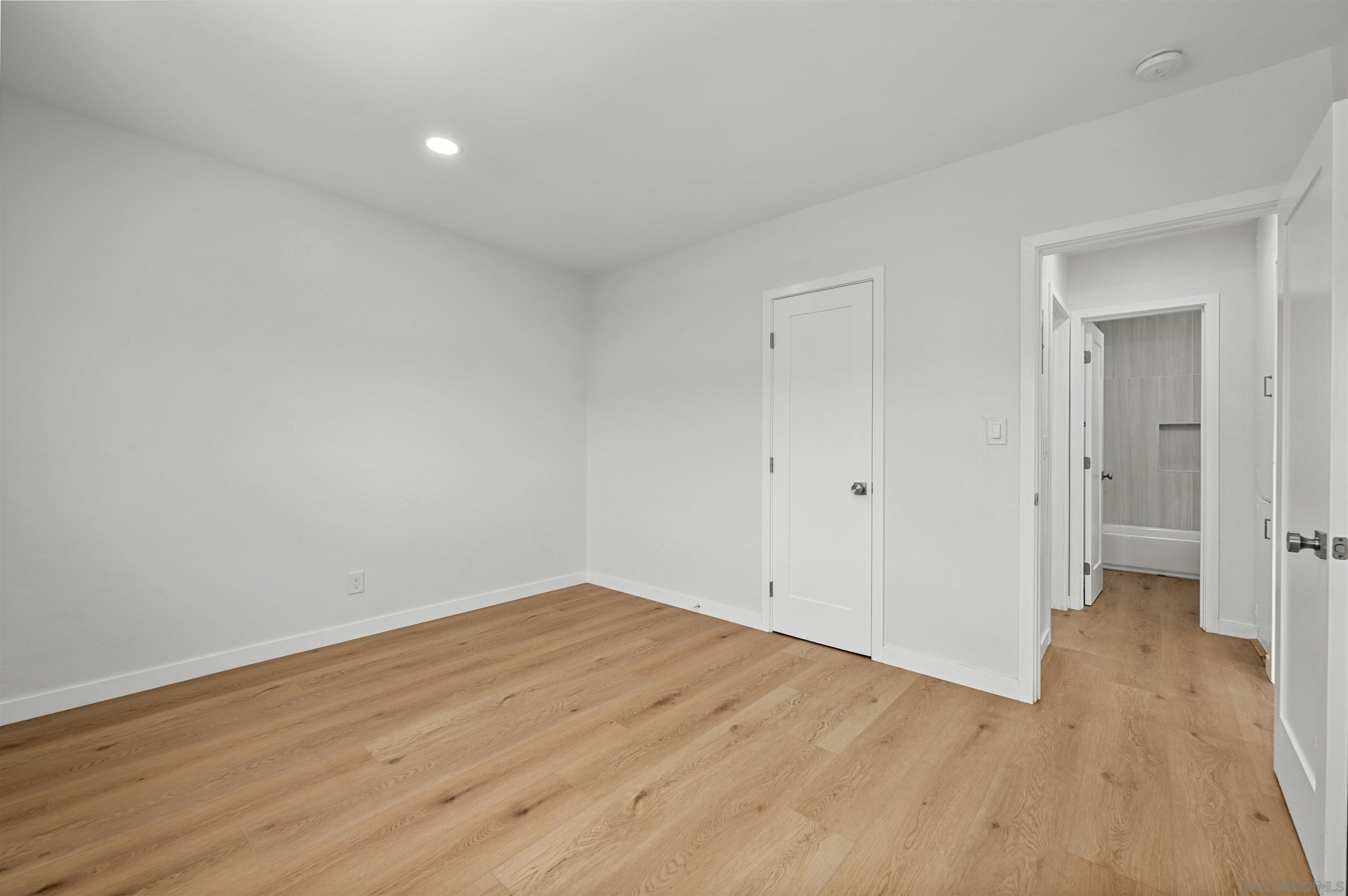 Detail Gallery Image 24 of 47 For 6979-81  Amherst, San Diego,  CA 92115 - – Beds | – Baths