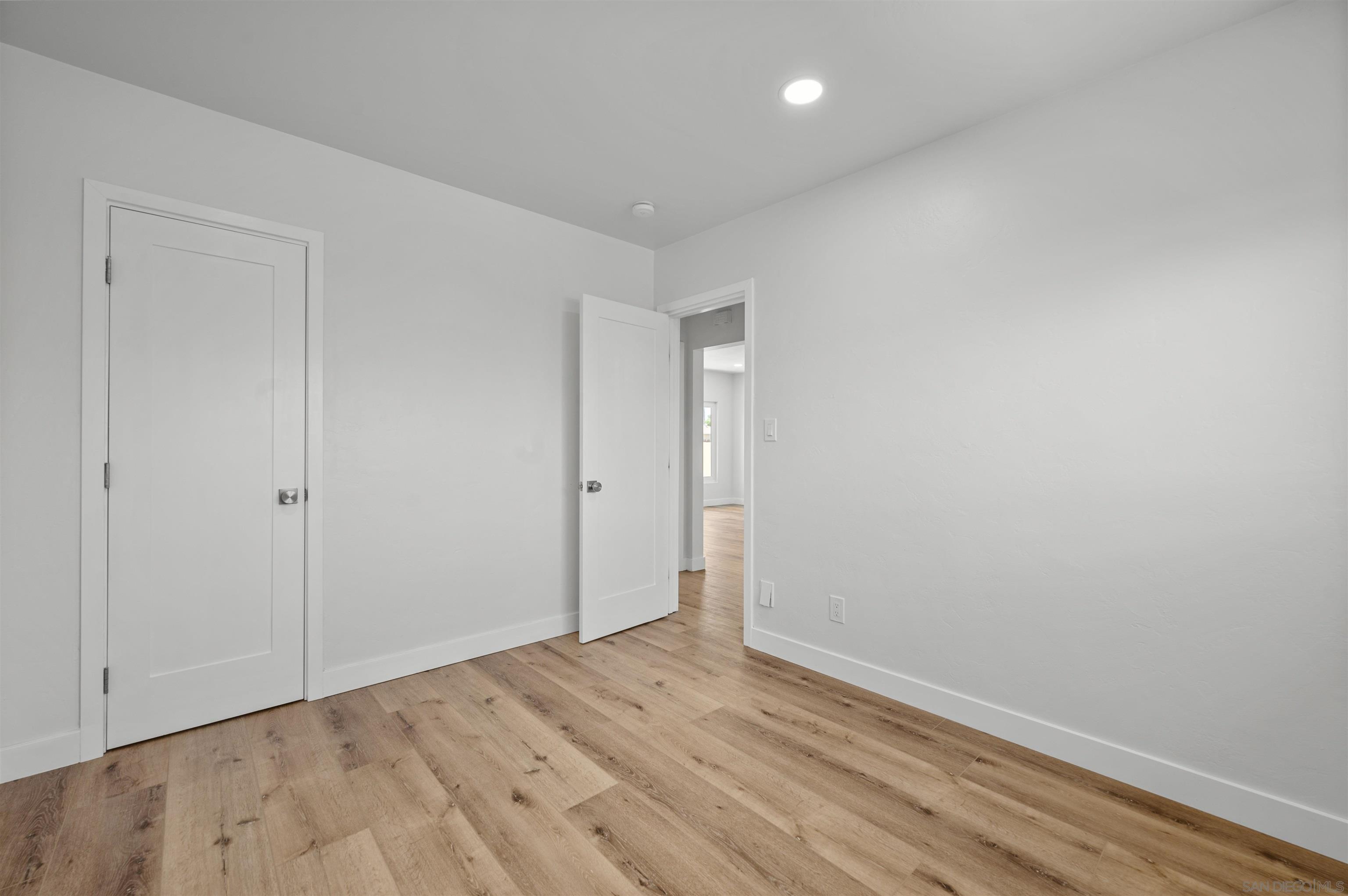 Detail Gallery Image 33 of 47 For 6979-81  Amherst, San Diego,  CA 92115 - – Beds | – Baths