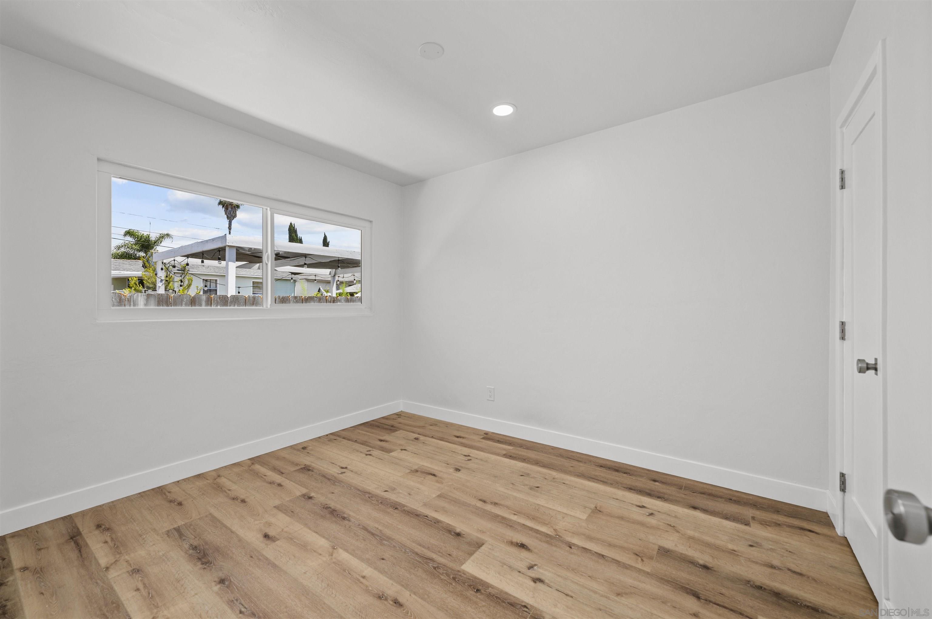 Detail Gallery Image 34 of 47 For 6979-81  Amherst, San Diego,  CA 92115 - – Beds | – Baths