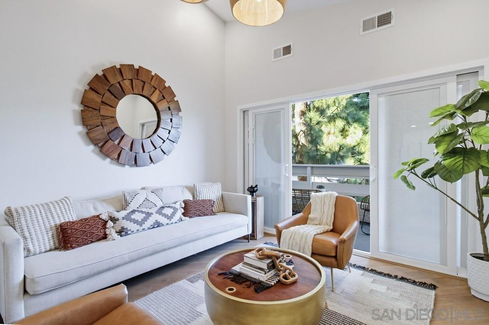 Detail Gallery Image 9 of 56 For 7223  Camino Degrazia  75, San Diego,  CA 92111 - 2 Beds | 2 Baths