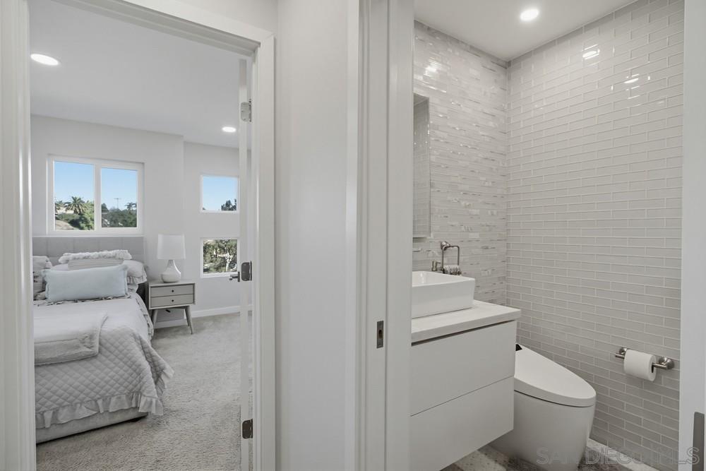 Detail Gallery Image 21 of 56 For 7223  Camino Degrazia  75, San Diego,  CA 92111 - 2 Beds | 2 Baths