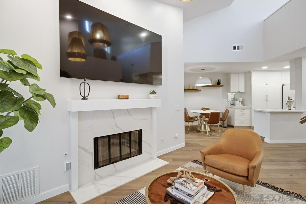 Detail Gallery Image 7 of 56 For 7223  Camino Degrazia  75, San Diego,  CA 92111 - 2 Beds | 2 Baths