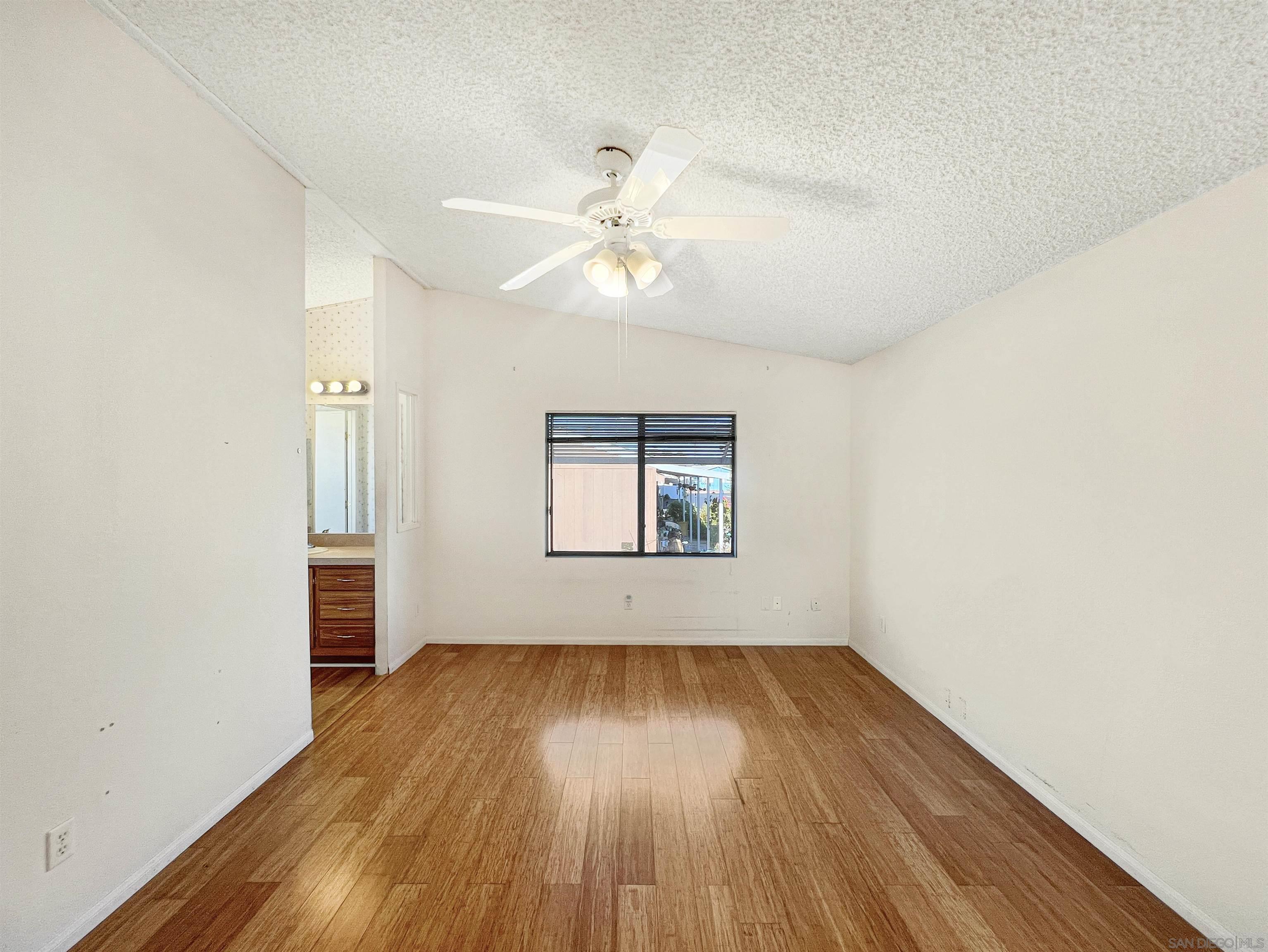 Detail Gallery Image 14 of 23 For 450 E Bradley Ave  127, El Cajon,  CA 92021 - 3 Beds | 2 Baths