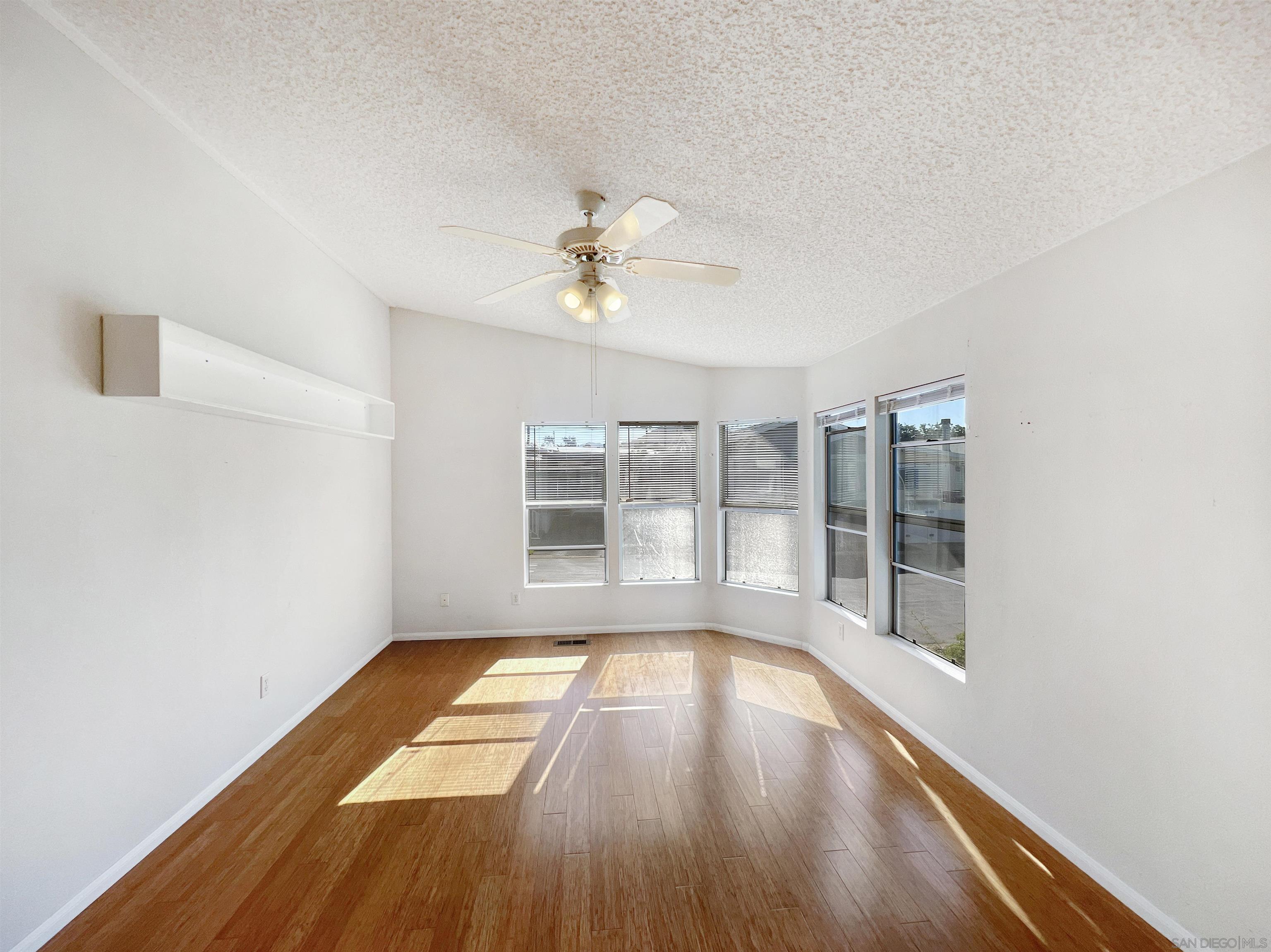 Detail Gallery Image 8 of 23 For 450 E Bradley Ave  127, El Cajon,  CA 92021 - 3 Beds | 2 Baths