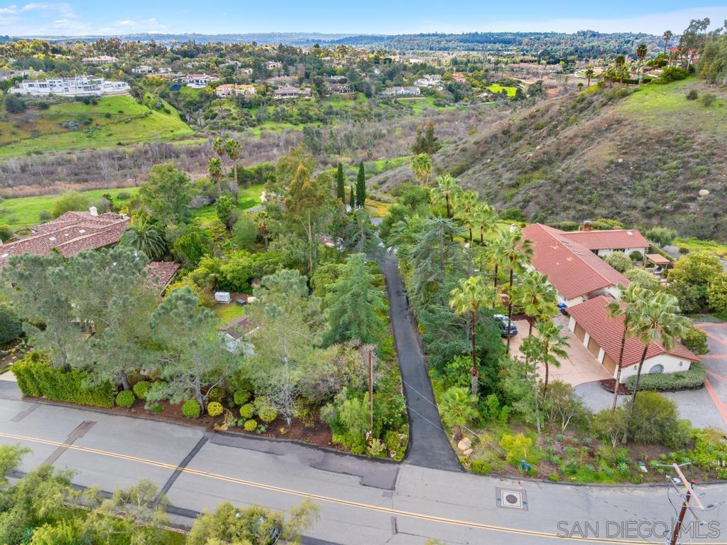 Detail Gallery Image 11 of 48 For 16574  Zumaque, Rancho Santa Fe,  CA 92067 - 5 Beds | 3/1 Baths