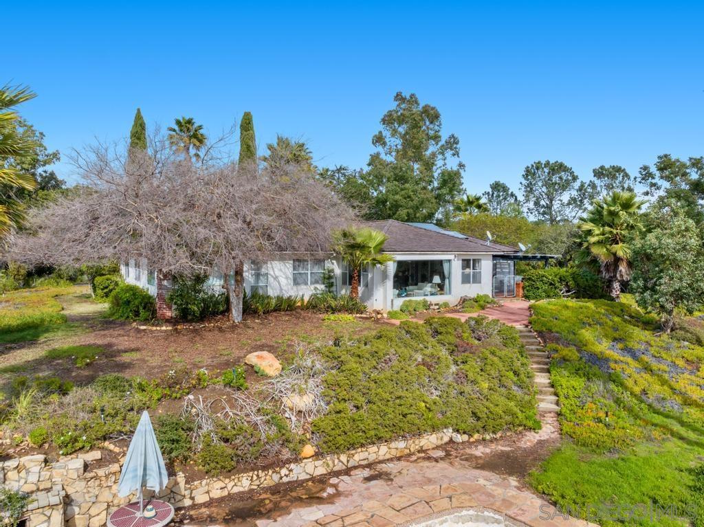 Detail Gallery Image 12 of 48 For 16574  Zumaque, Rancho Santa Fe,  CA 92067 - 5 Beds | 3/1 Baths