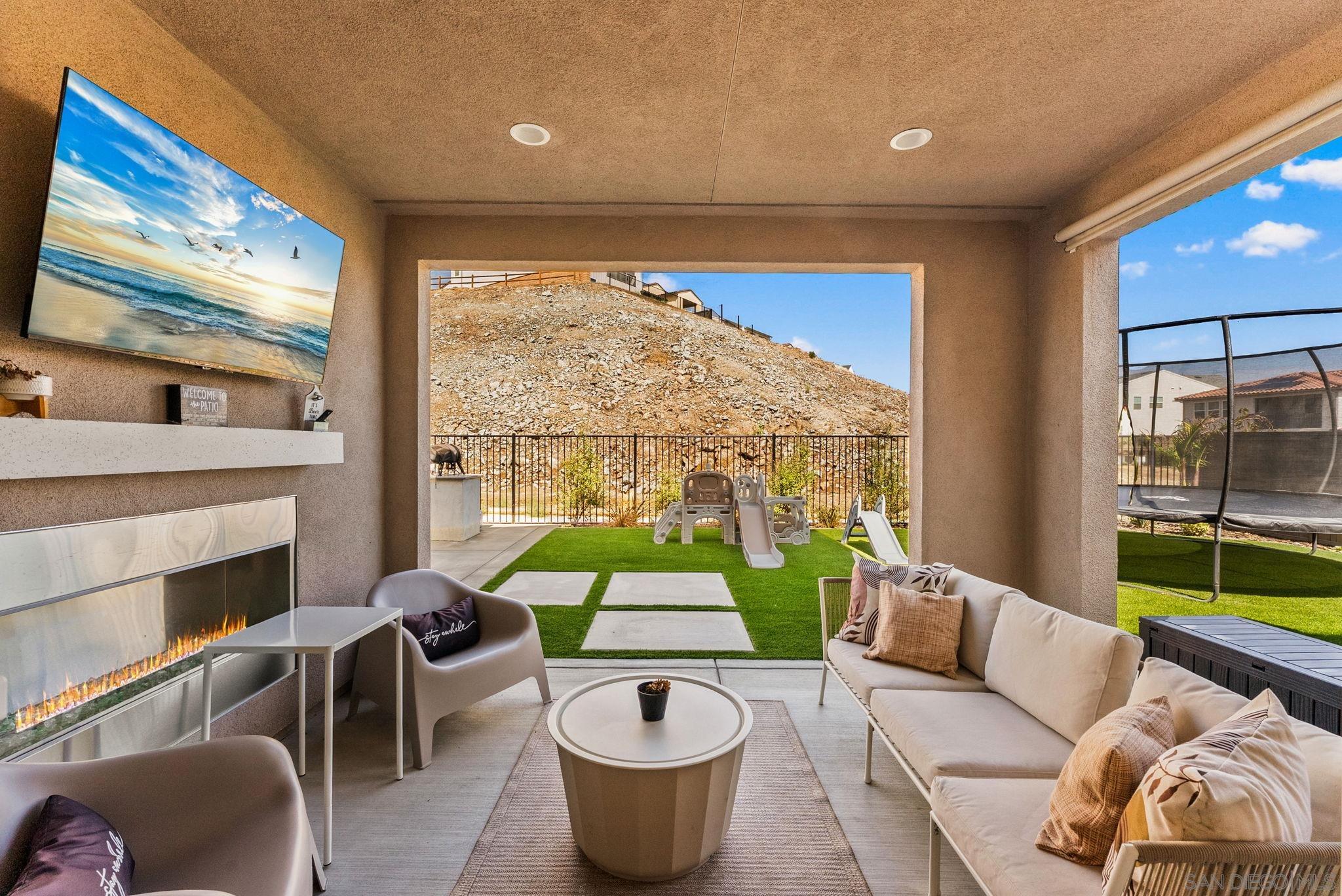 Detail Gallery Image 37 of 51 For 1567  Corte Botanicas, Chula Vista,  CA 91913 - 4 Beds | 3/1 Baths