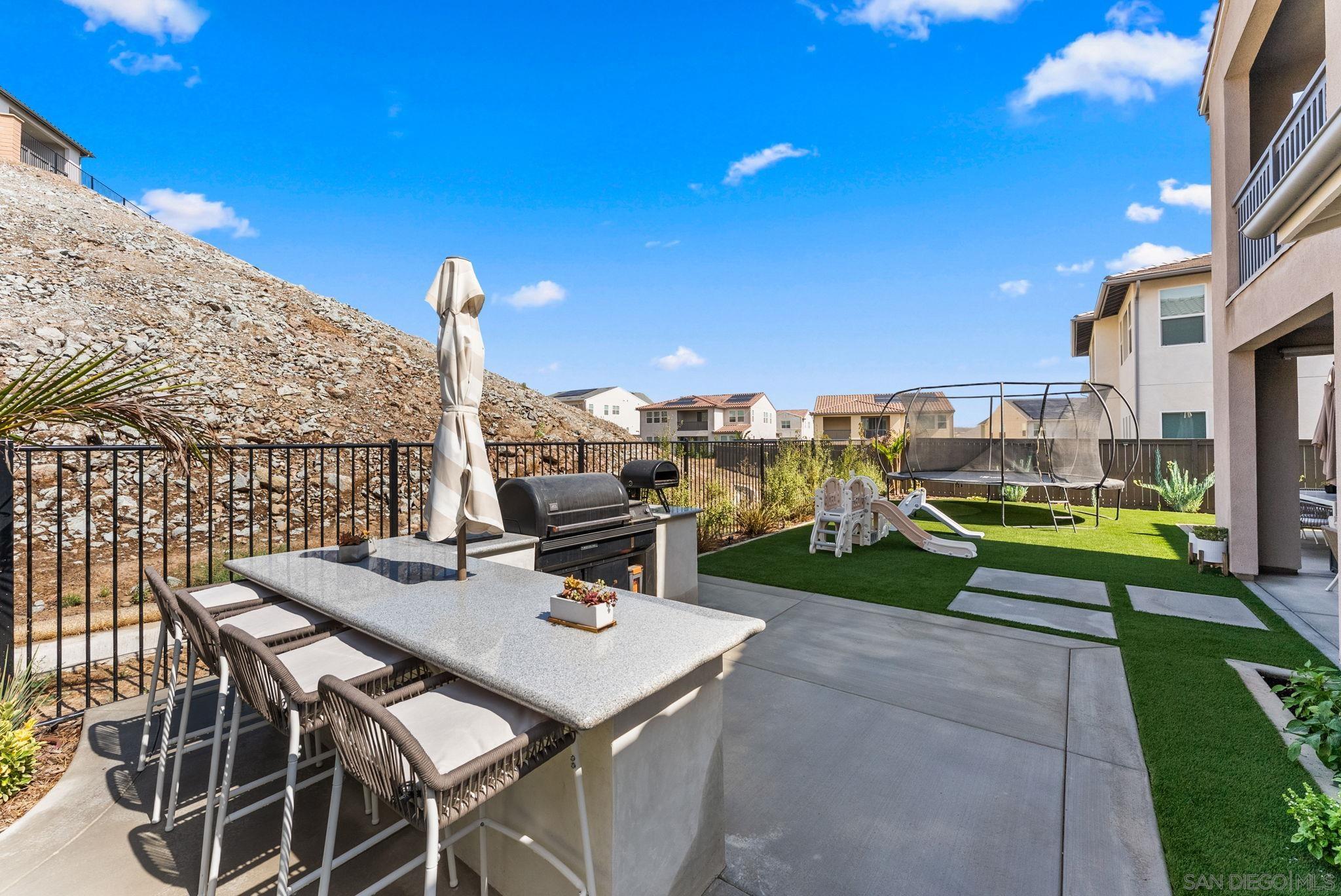 Detail Gallery Image 40 of 51 For 1567  Corte Botanicas, Chula Vista,  CA 91913 - 4 Beds | 3/1 Baths