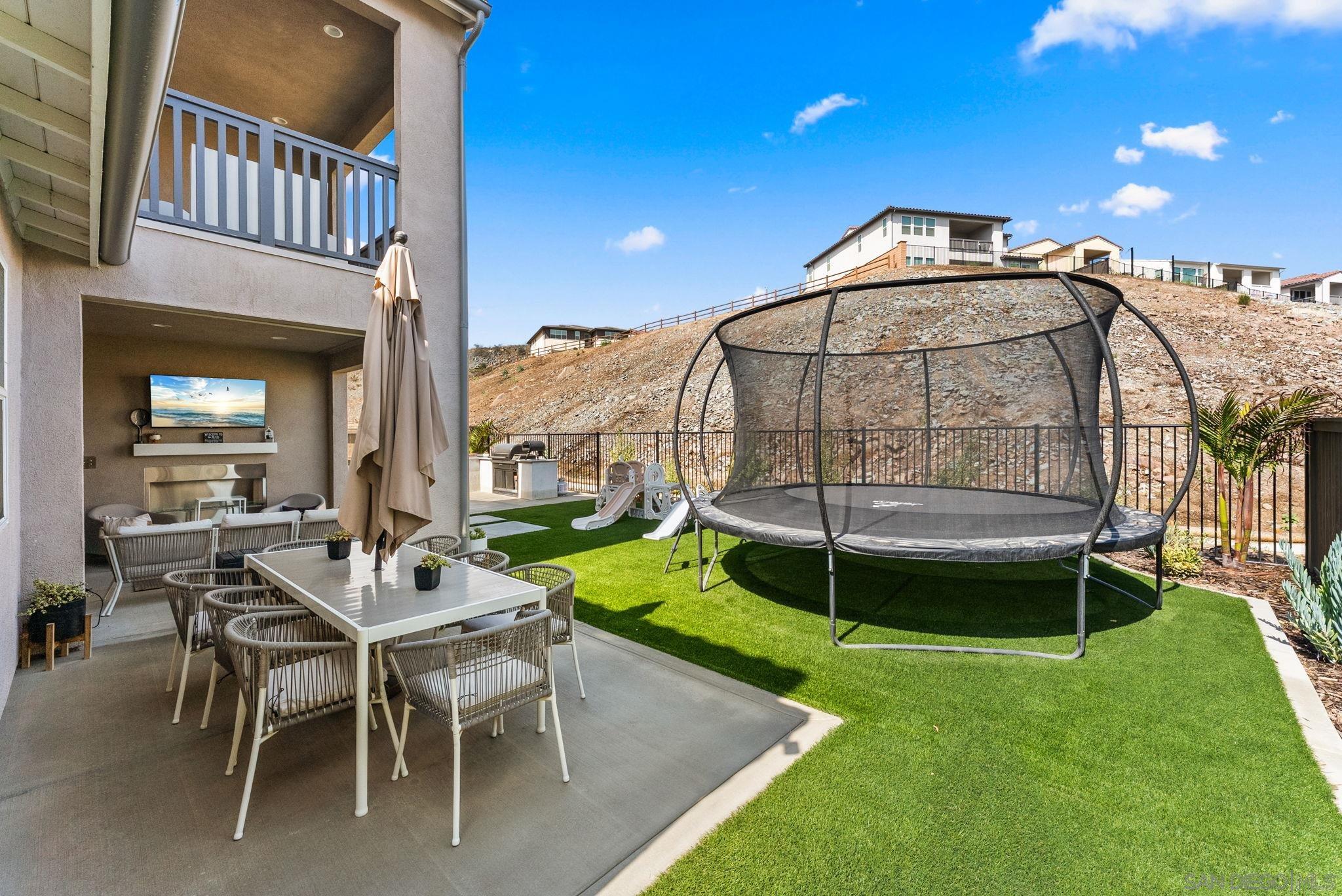 Detail Gallery Image 43 of 51 For 1567  Corte Botanicas, Chula Vista,  CA 91913 - 4 Beds | 3/1 Baths