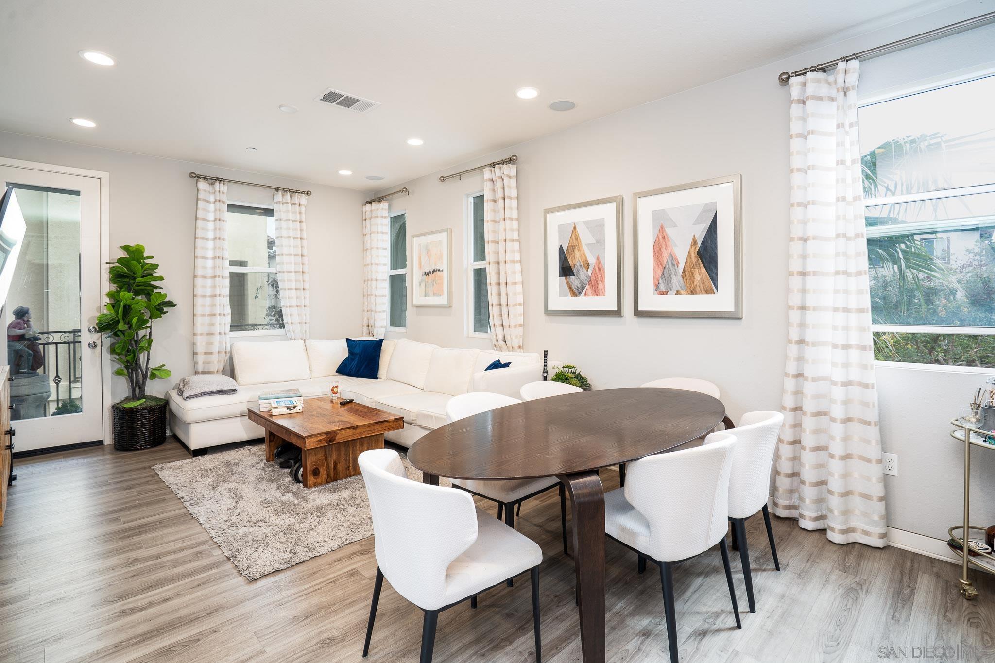 Detail Gallery Image 11 of 30 For 4208  Mission Ranch Way, Oceanside,  CA 92057 - 3 Beds | 3 Baths