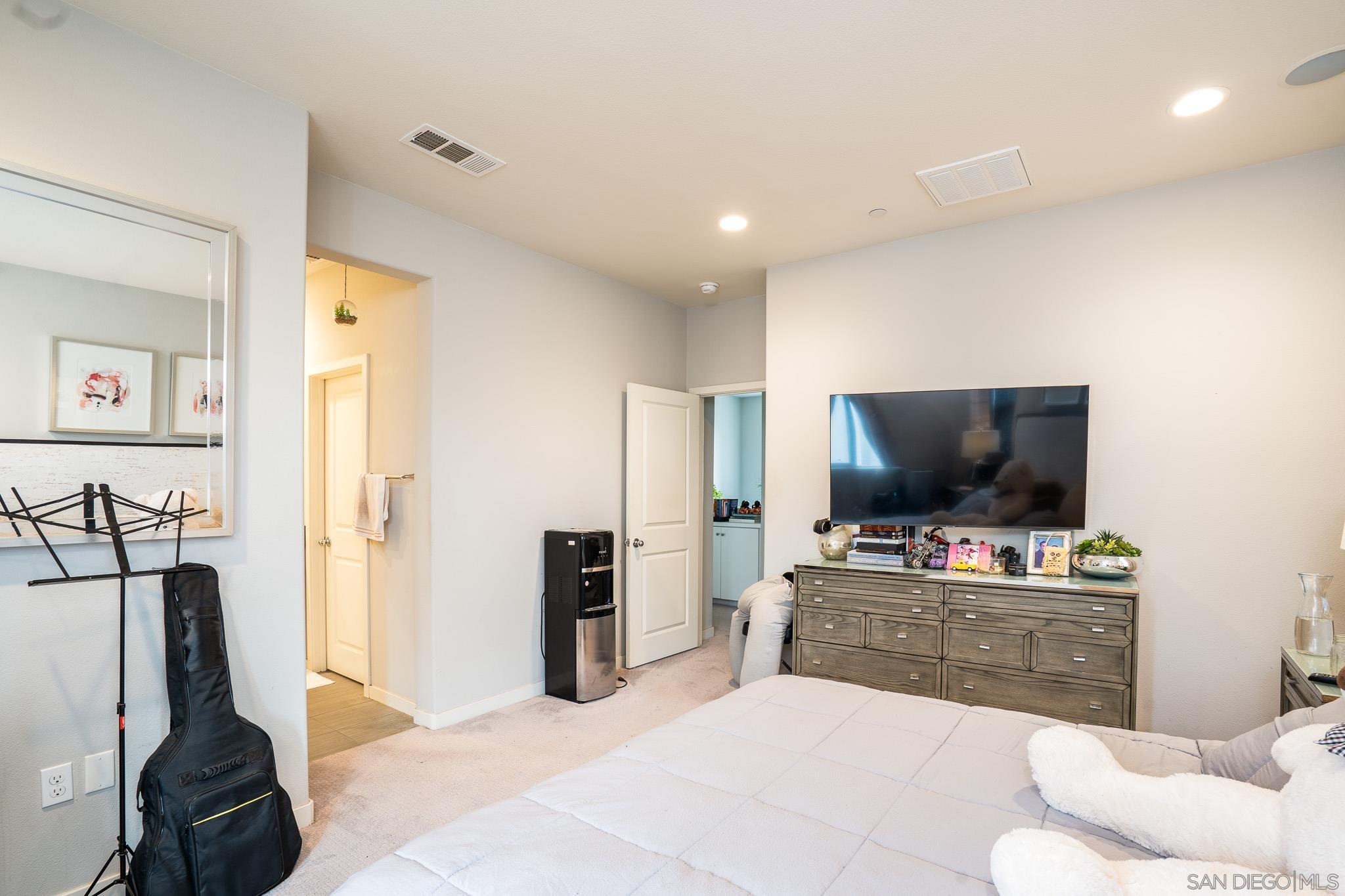 Detail Gallery Image 13 of 30 For 4208  Mission Ranch Way, Oceanside,  CA 92057 - 3 Beds | 3 Baths