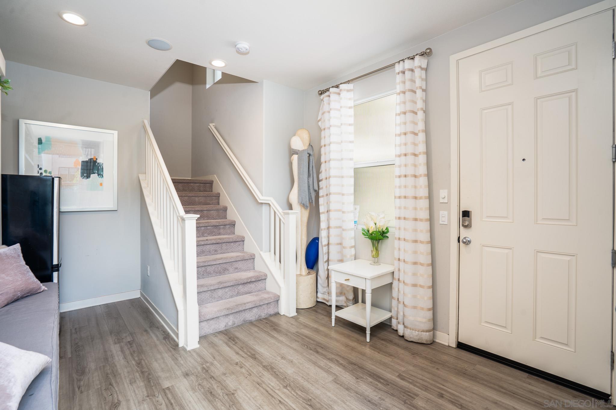 Detail Gallery Image 10 of 30 For 4208  Mission Ranch Way, Oceanside,  CA 92057 - 3 Beds | 3 Baths