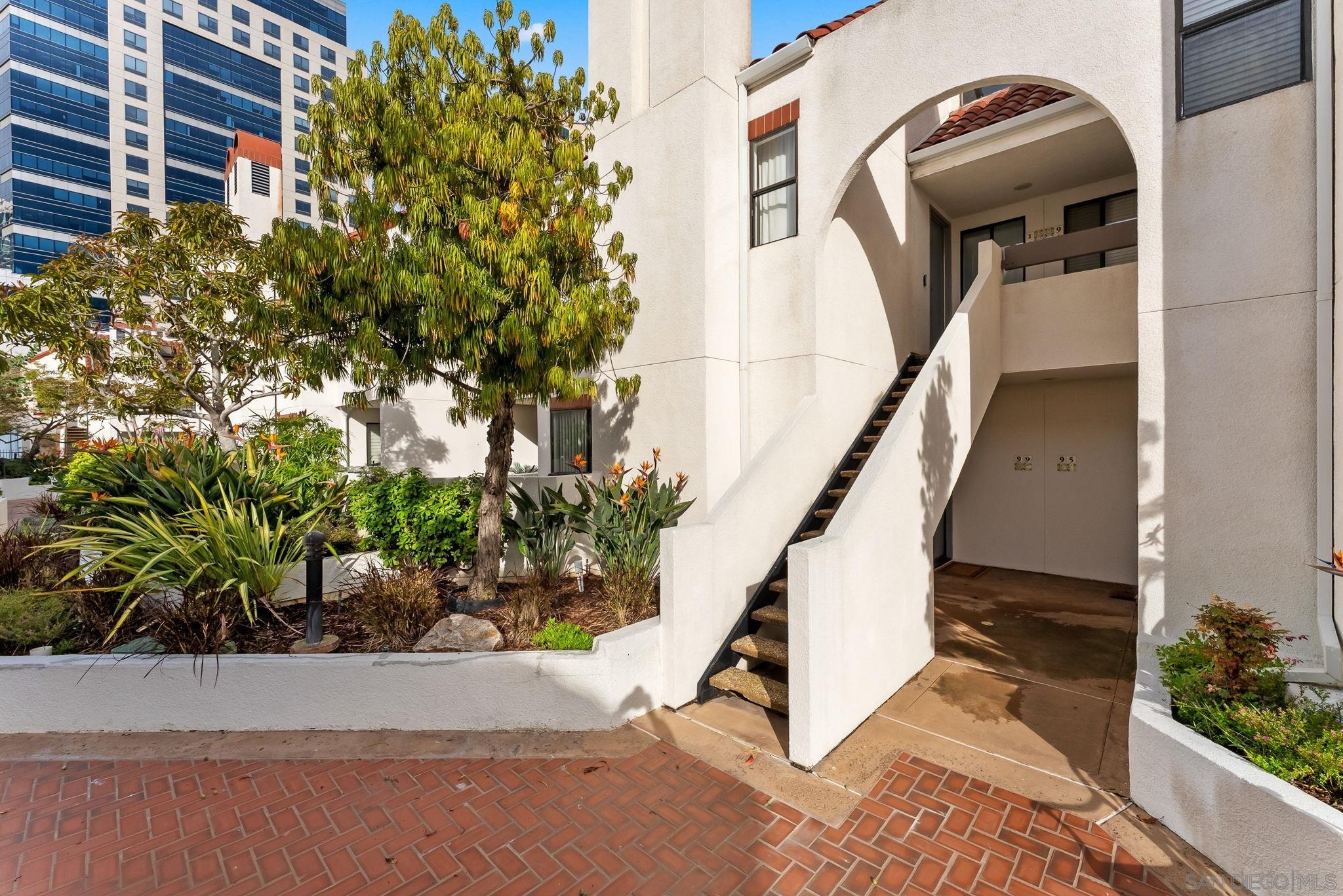 Detail Gallery Image 2 of 30 For 701  Kettner Blvd.  #100,  San Diego,  CA 92101 - 2 Beds | 1 Baths