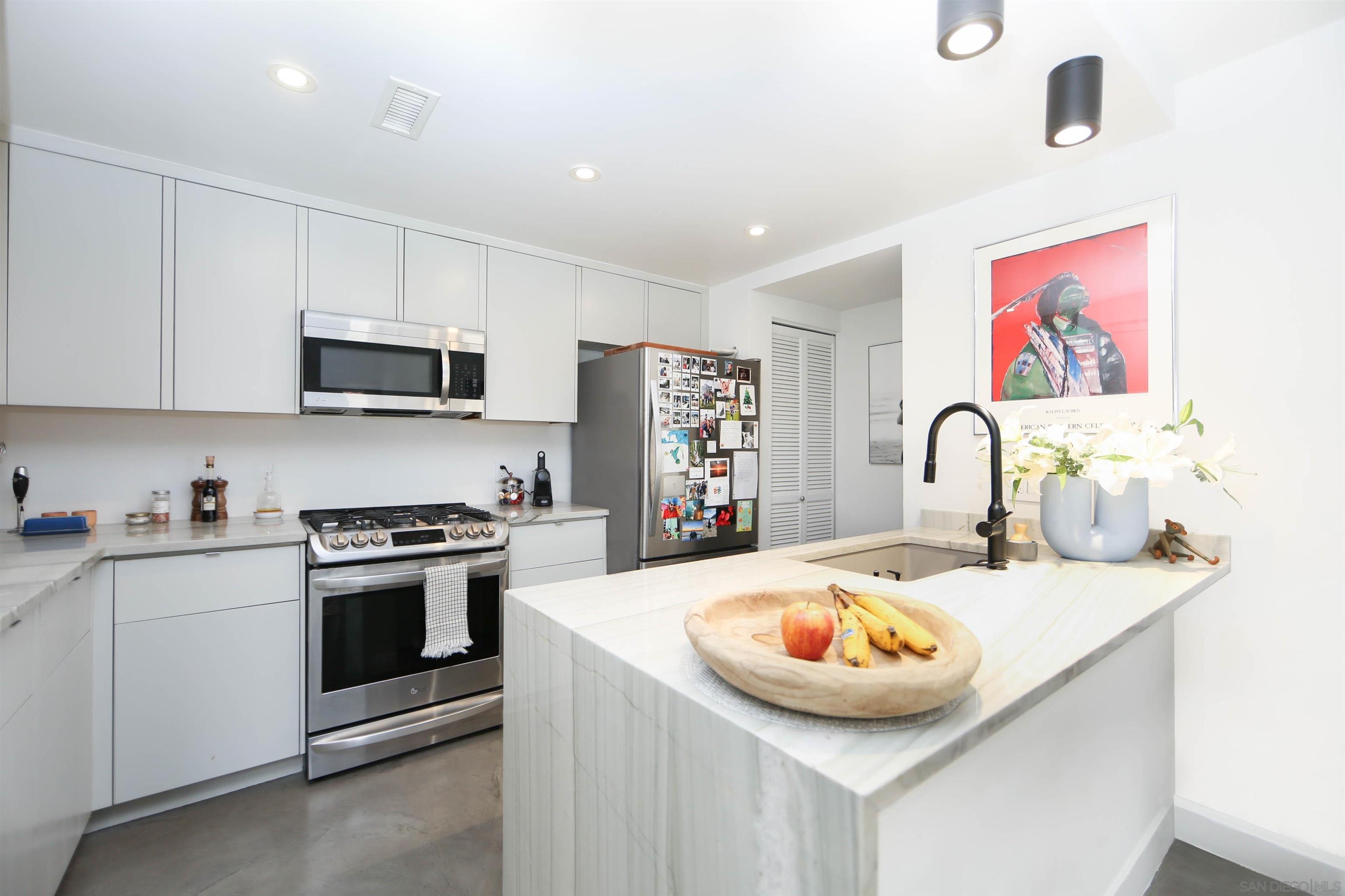 Detail Gallery Image 8 of 30 For 701  Kettner Blvd.  #100,  San Diego,  CA 92101 - 2 Beds | 1 Baths