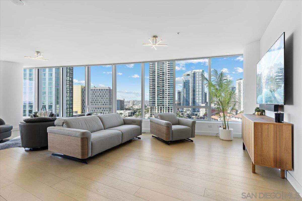 Detail Gallery Image 11 of 66 For 888 W E Street  #1001,  San Diego,  CA 92101 - 3 Beds | 2/1 Baths