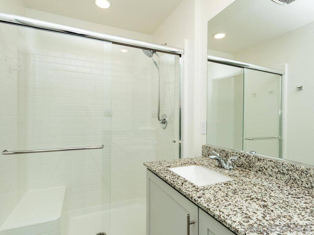 Detail Gallery Image 13 of 28 For 339  Sweet Pl, Fallbrook,  CA 92028 - 3 Beds | 2/1 Baths