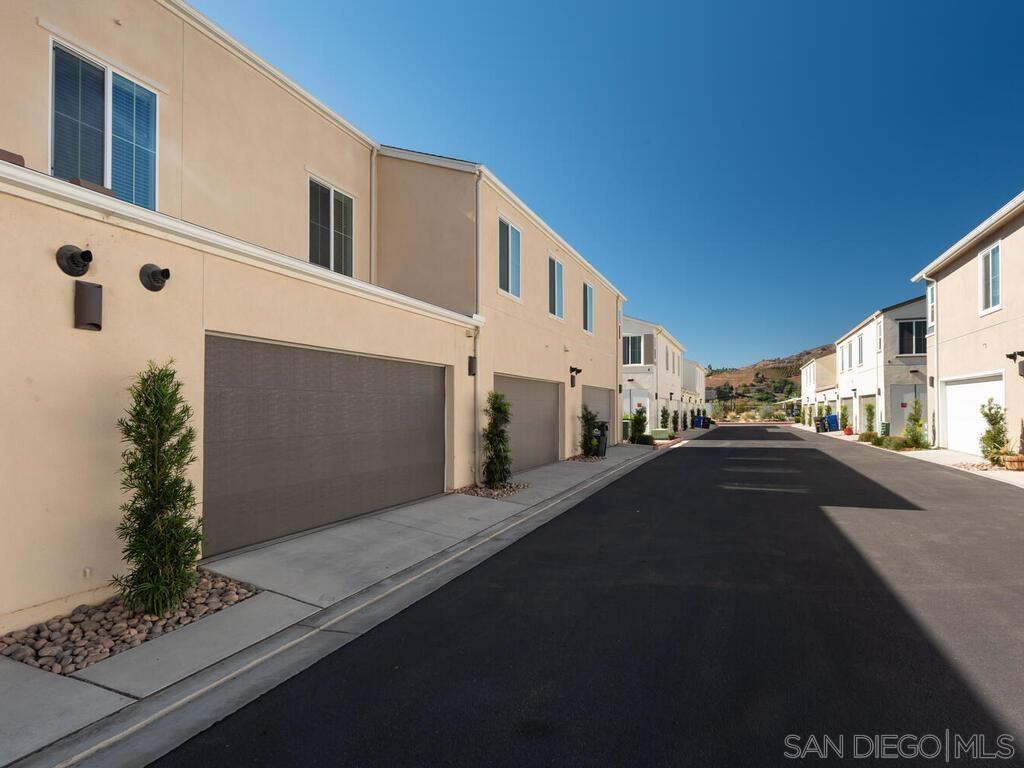 Detail Gallery Image 20 of 28 For 339  Sweet Pl, Fallbrook,  CA 92028 - 3 Beds | 2/1 Baths