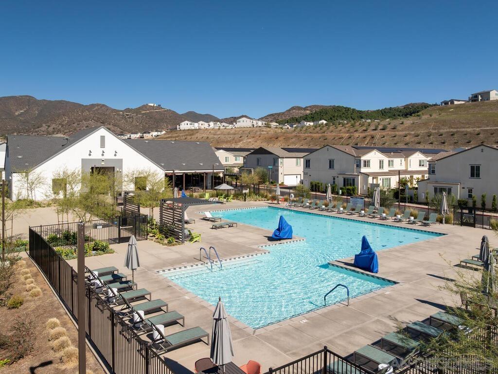 Detail Gallery Image 22 of 28 For 339  Sweet Pl, Fallbrook,  CA 92028 - 3 Beds | 2/1 Baths