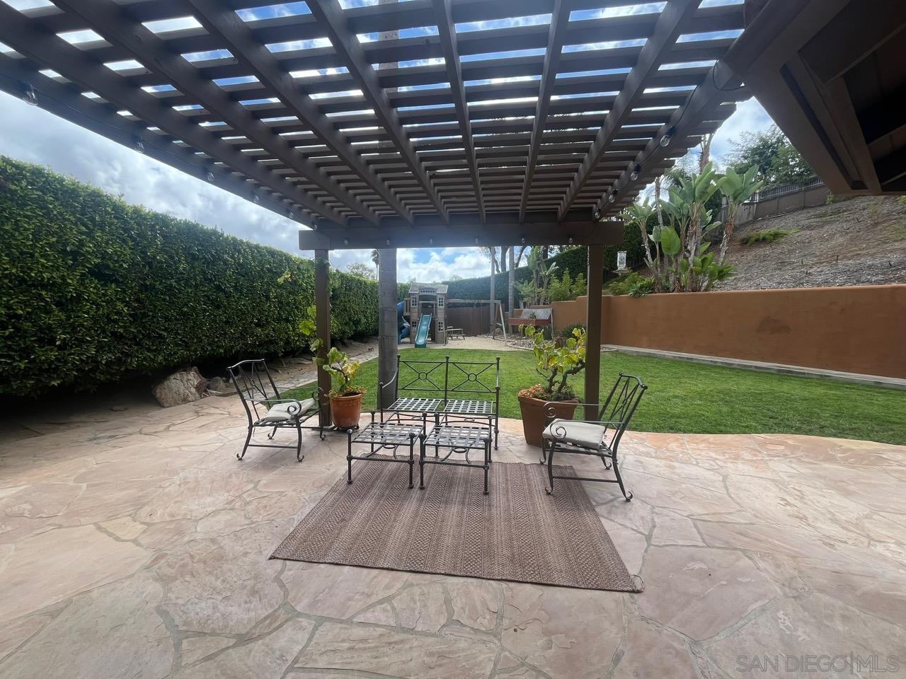 Detail Gallery Image 13 of 21 For 4375  Stanford, Carlsbad,  CA 92010 - 5 Beds | 3 Baths