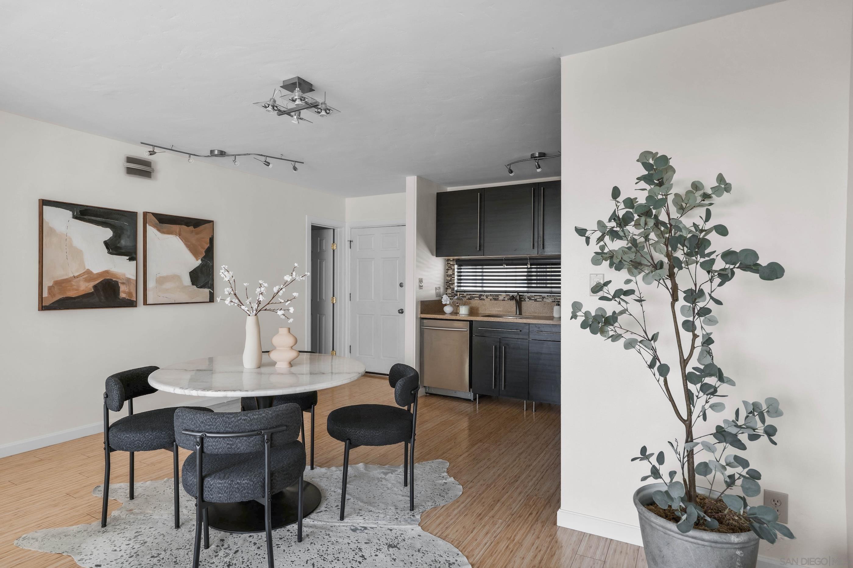 Detail Gallery Image 13 of 29 For 2266  Grand Ave  #31,  San Diego,  CA 92109 - 1 Beds | 1 Baths