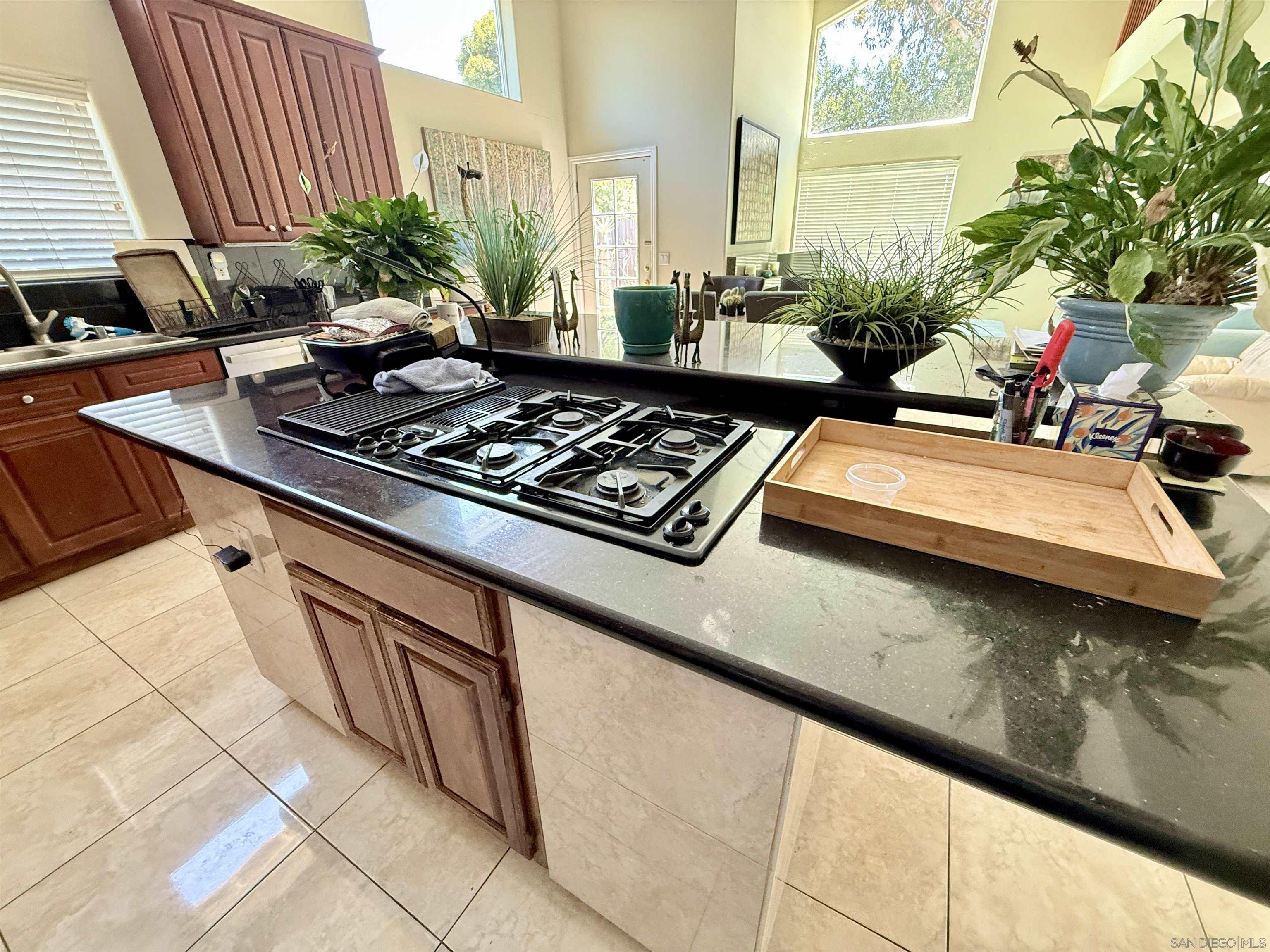 Detail Gallery Image 4 of 25 For 12665  Sundance Ave, San Diego,  CA 92129 - 7 Beds | 4 Baths