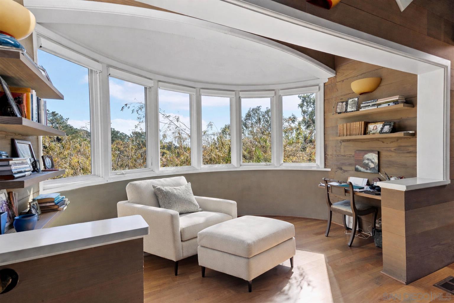 Detail Gallery Image 14 of 17 For 13027  via Latina, Del Mar,  CA 92014 - 4 Beds | 3 Baths