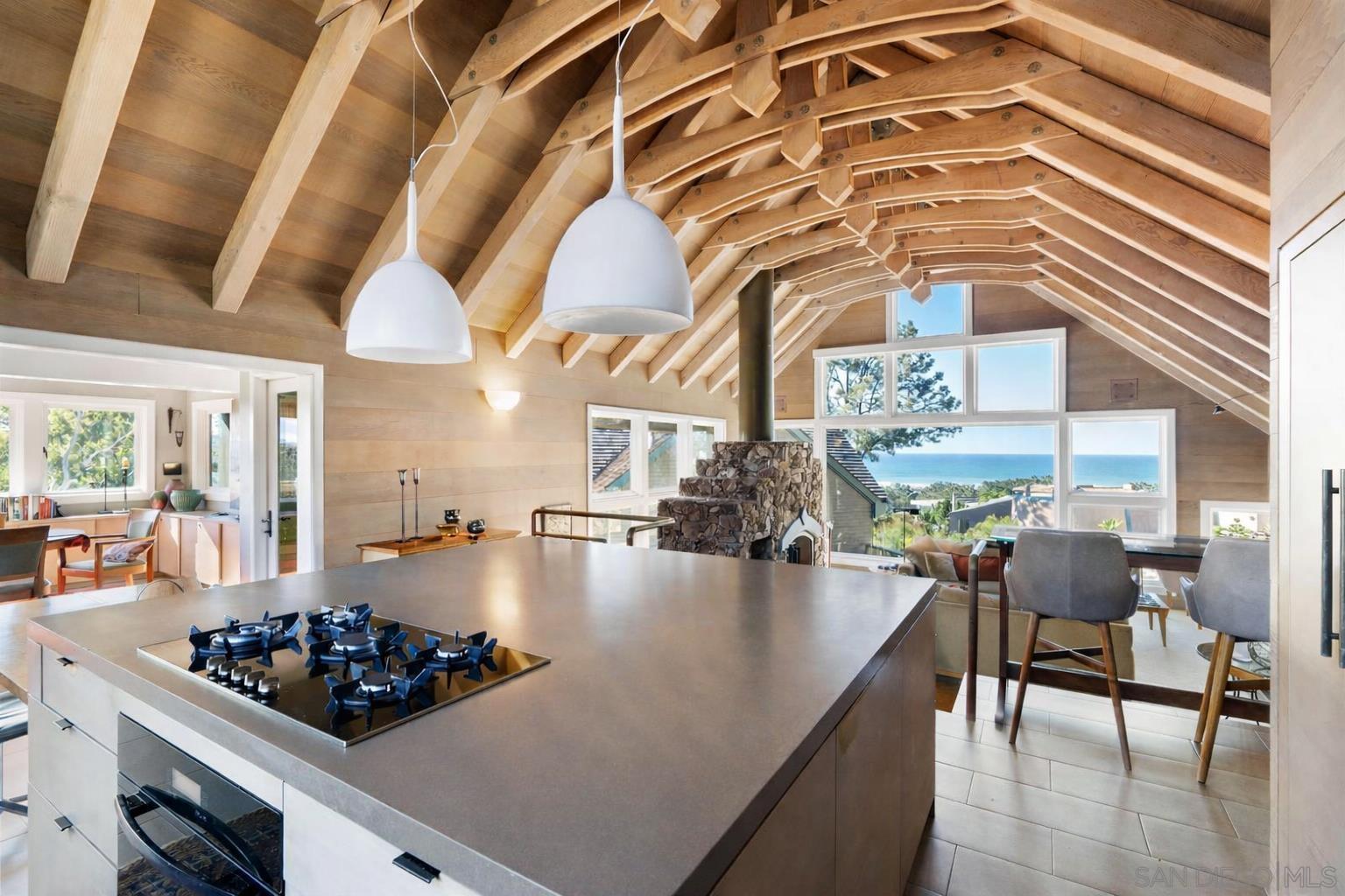 Detail Gallery Image 5 of 17 For 13027  via Latina, Del Mar,  CA 92014 - 4 Beds | 3 Baths