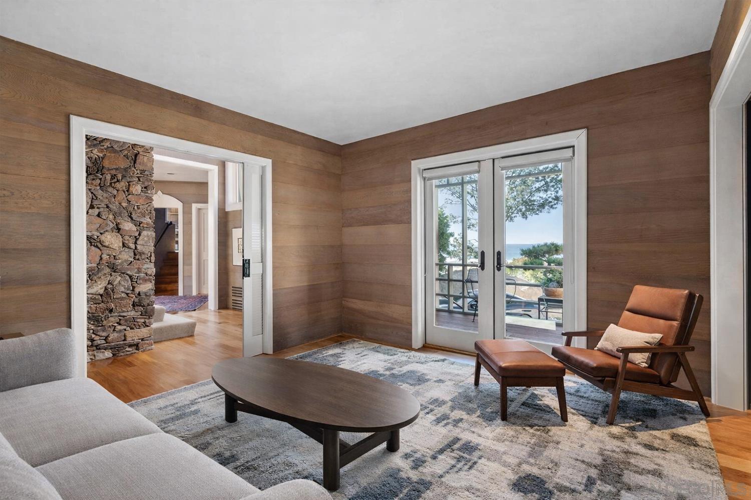 Detail Gallery Image 8 of 17 For 13027  via Latina, Del Mar,  CA 92014 - 4 Beds | 3 Baths