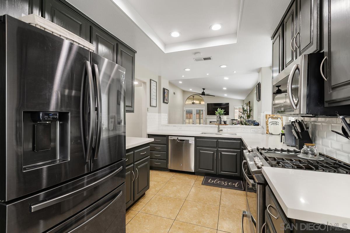 Detail Gallery Image 13 of 28 For 40110  Cannes Ct, Temecula,  CA 92591 - 3 Beds | 2 Baths