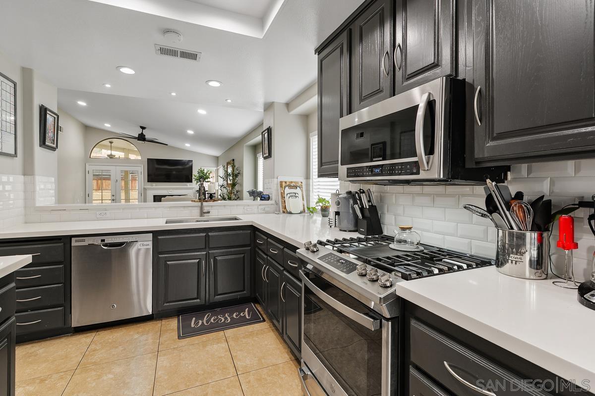 Detail Gallery Image 14 of 28 For 40110  Cannes Ct, Temecula,  CA 92591 - 3 Beds | 2 Baths