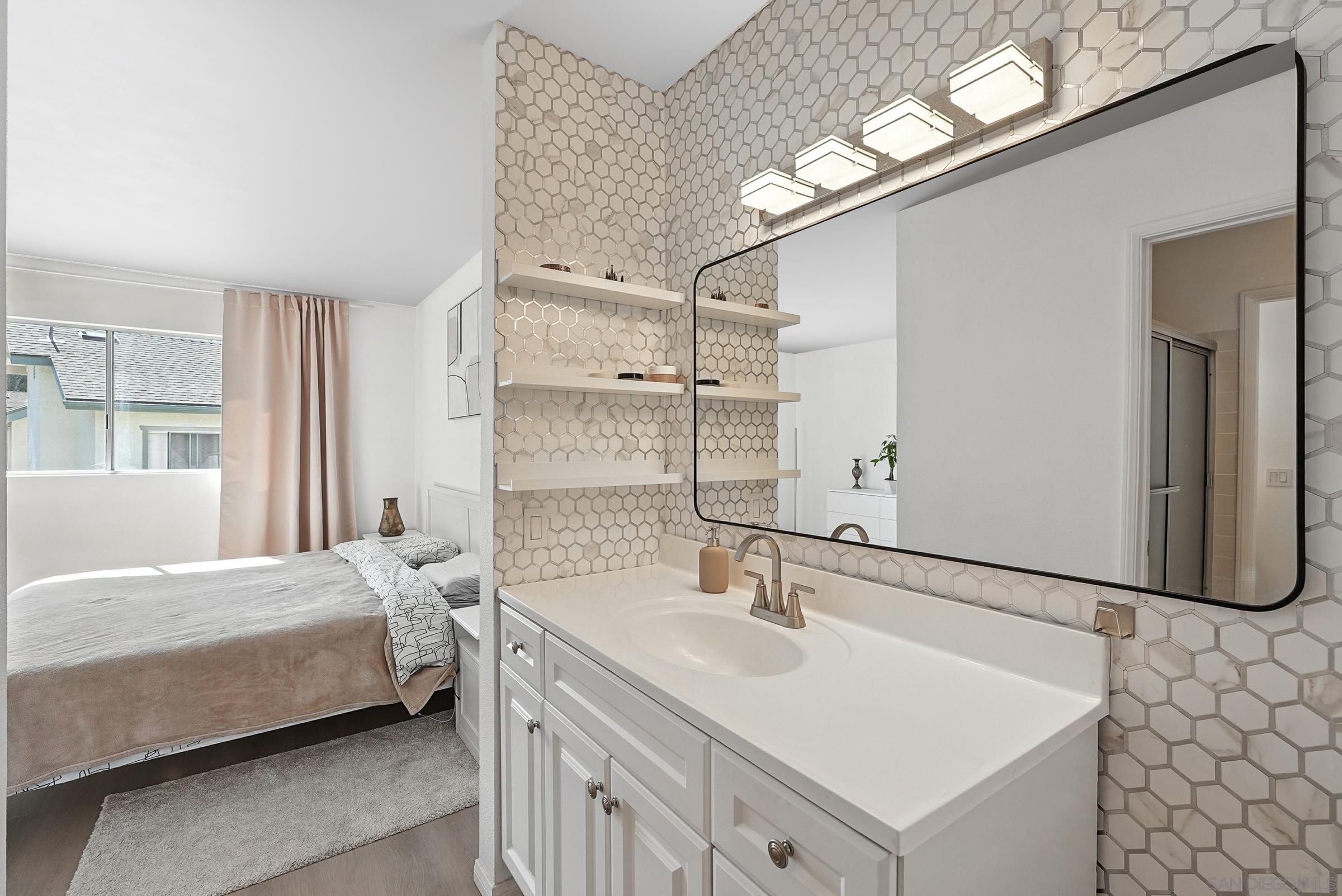 Detail Gallery Image 8 of 17 For 6929  Park Mesa Way  #126,  San Diego,  CA 92111 - 2 Beds | 1/1 Baths