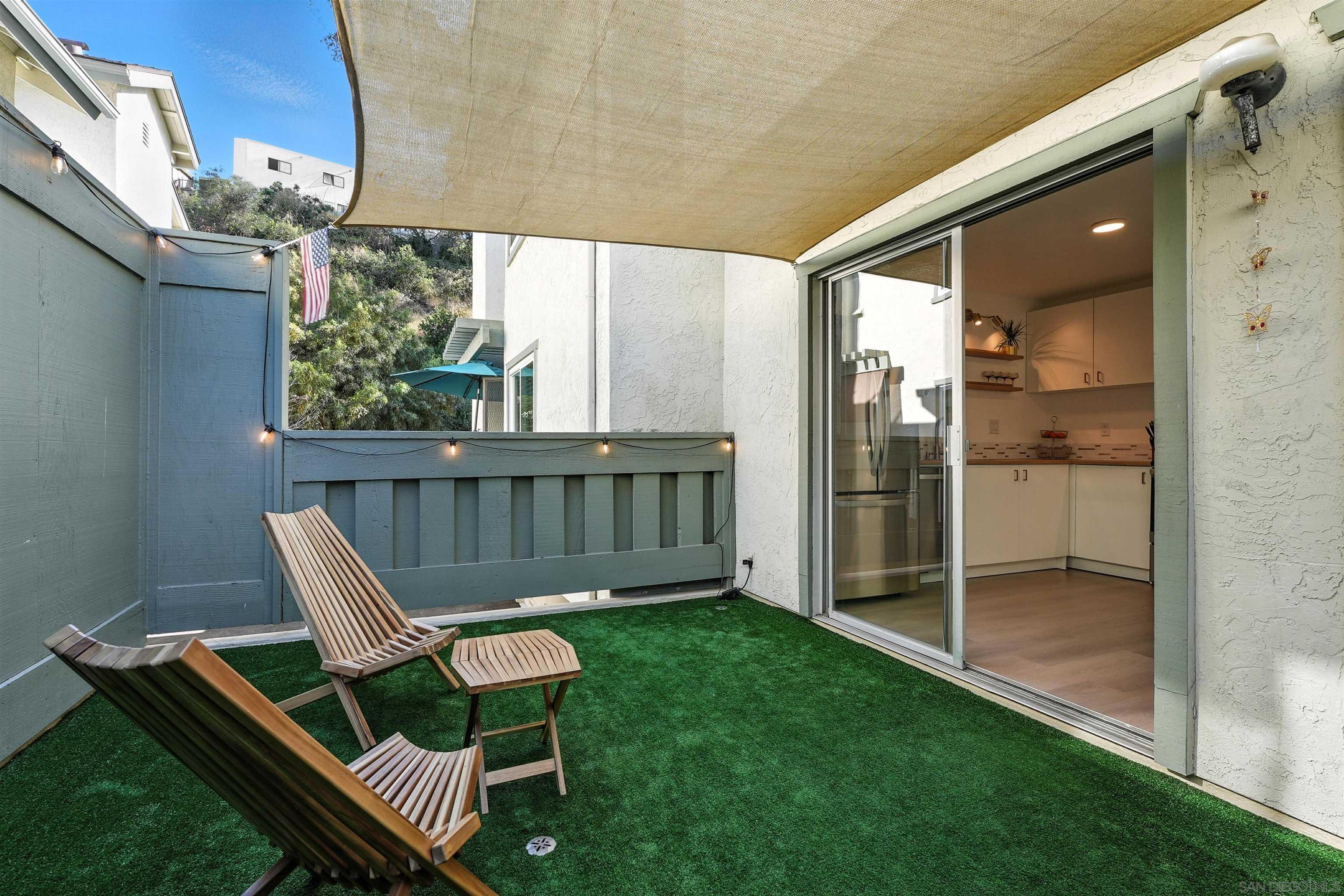 Detail Gallery Image 5 of 17 For 6929  Park Mesa Way  #126,  San Diego,  CA 92111 - 2 Beds | 1/1 Baths