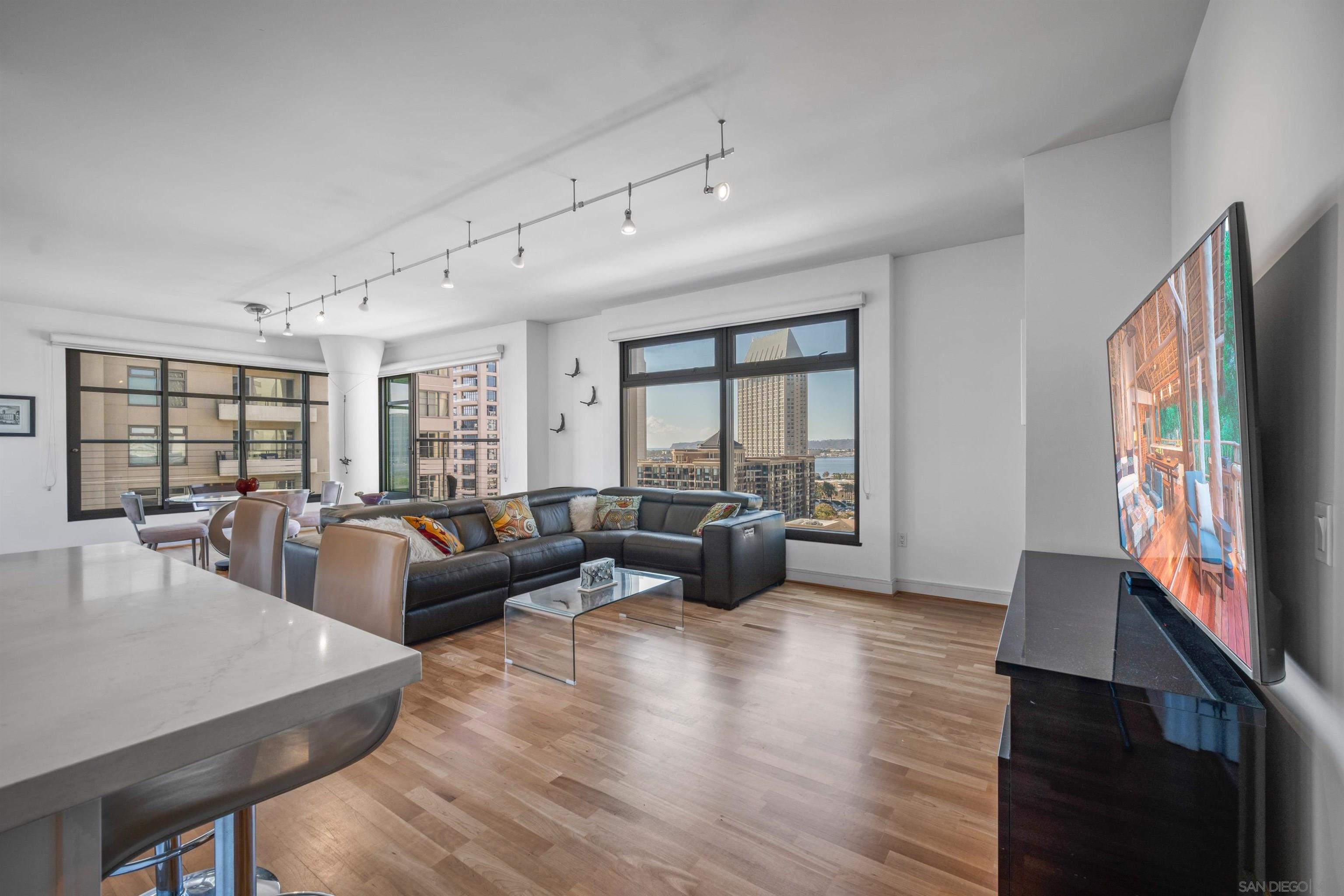 Detail Gallery Image 11 of 46 For 645  Front St  1506, San Diego,  CA 92101 - 2 Beds | 2/1 Baths