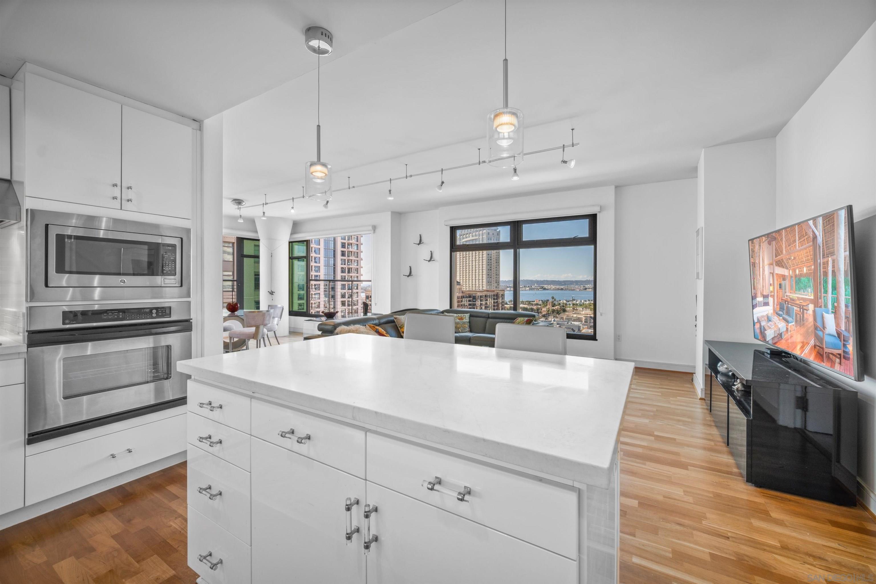 Detail Gallery Image 12 of 46 For 645  Front St  1506, San Diego,  CA 92101 - 2 Beds | 2/1 Baths