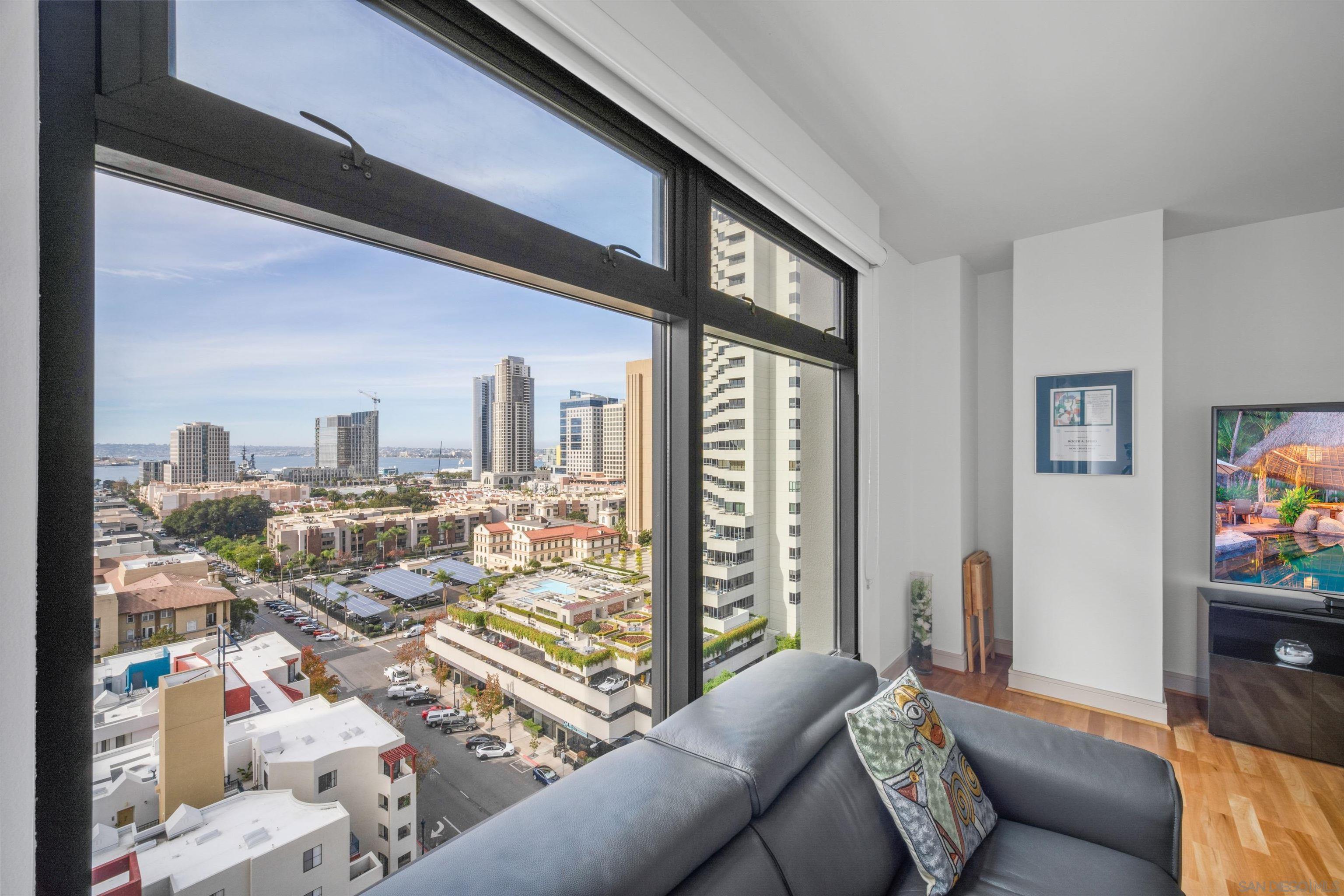 Detail Gallery Image 18 of 46 For 645  Front St  1506, San Diego,  CA 92101 - 2 Beds | 2/1 Baths