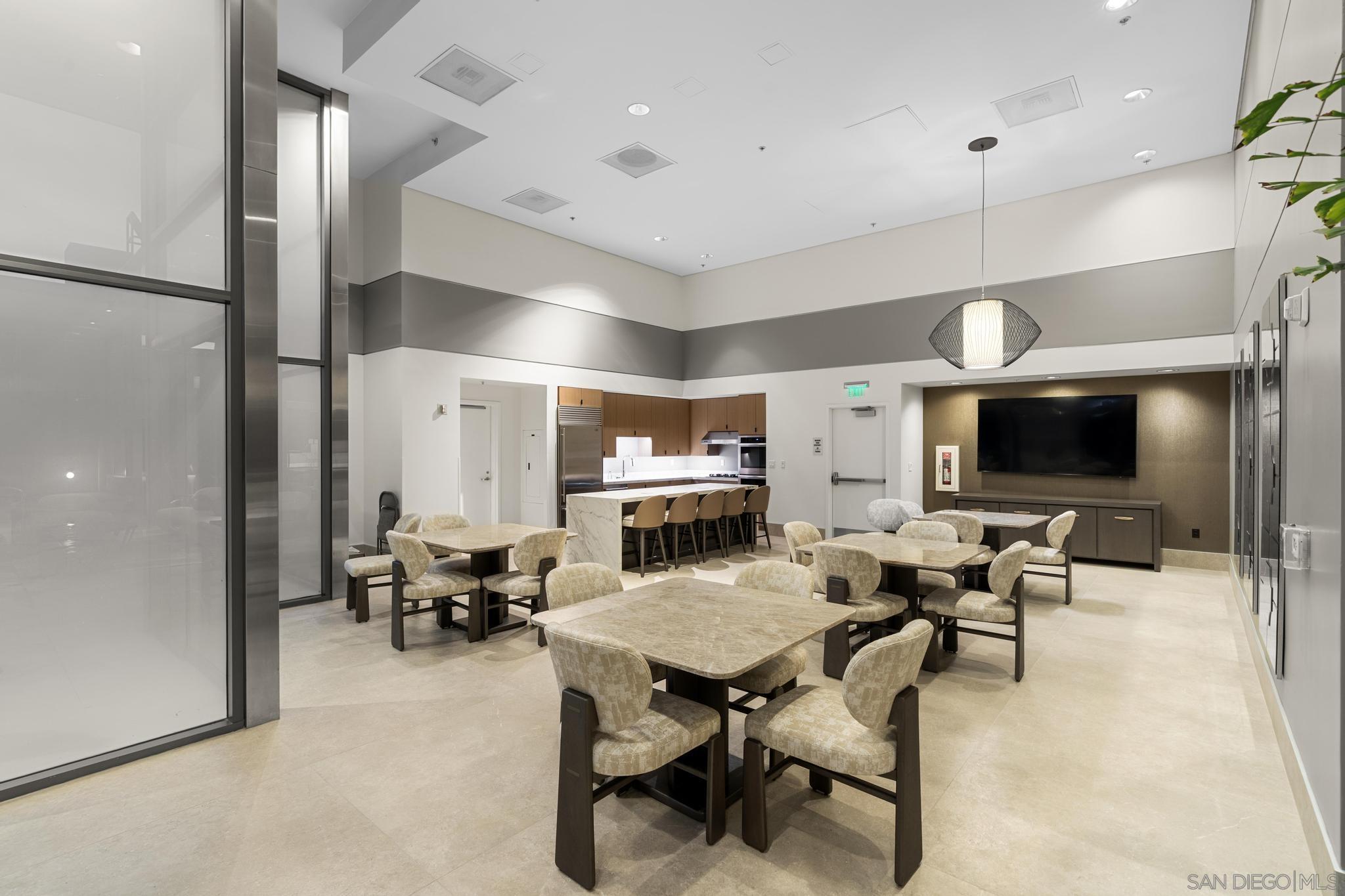 Detail Gallery Image 29 of 46 For 645  Front St  1506, San Diego,  CA 92101 - 2 Beds | 2/1 Baths