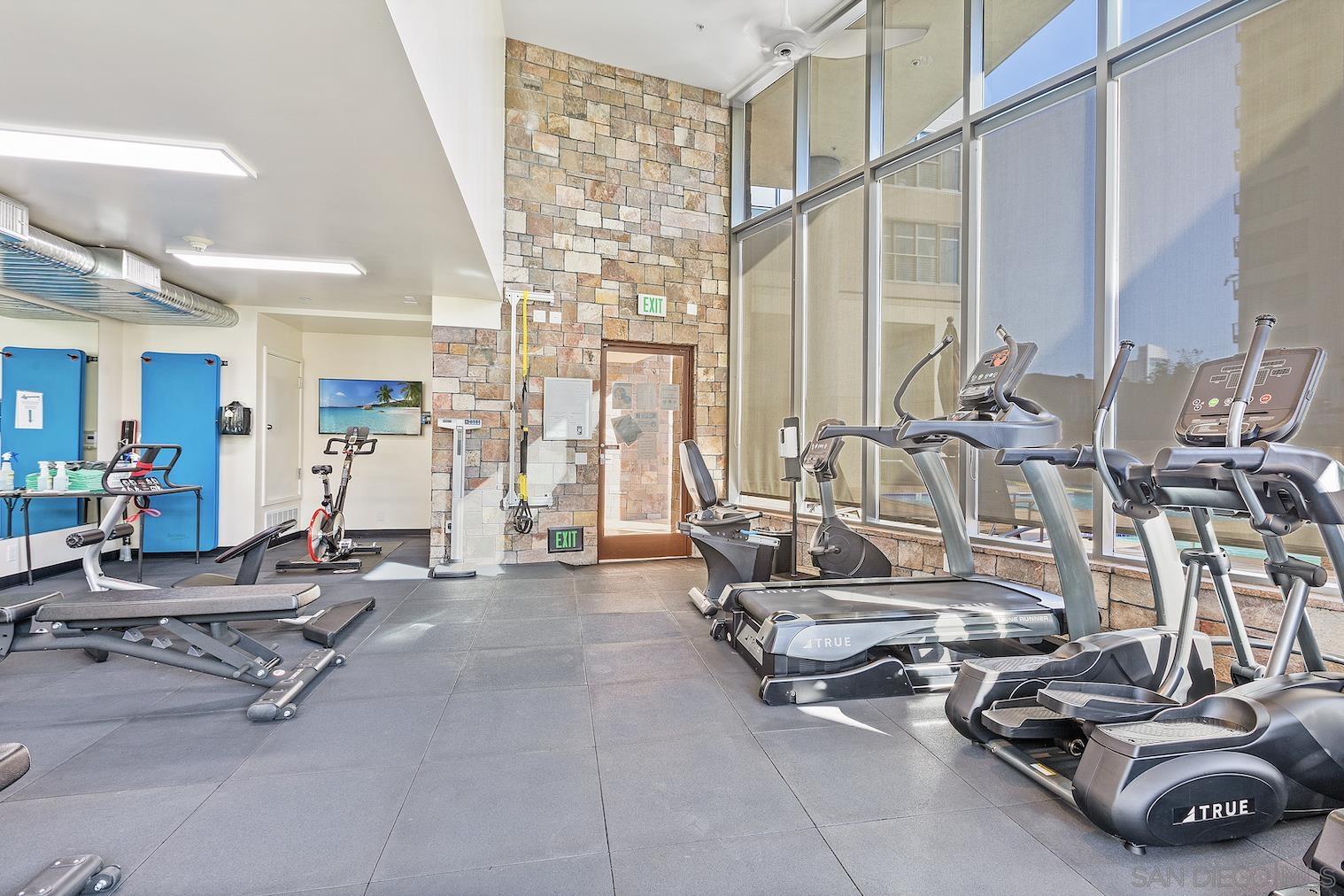 Detail Gallery Image 40 of 46 For 645  Front St  1506, San Diego,  CA 92101 - 2 Beds | 2/1 Baths