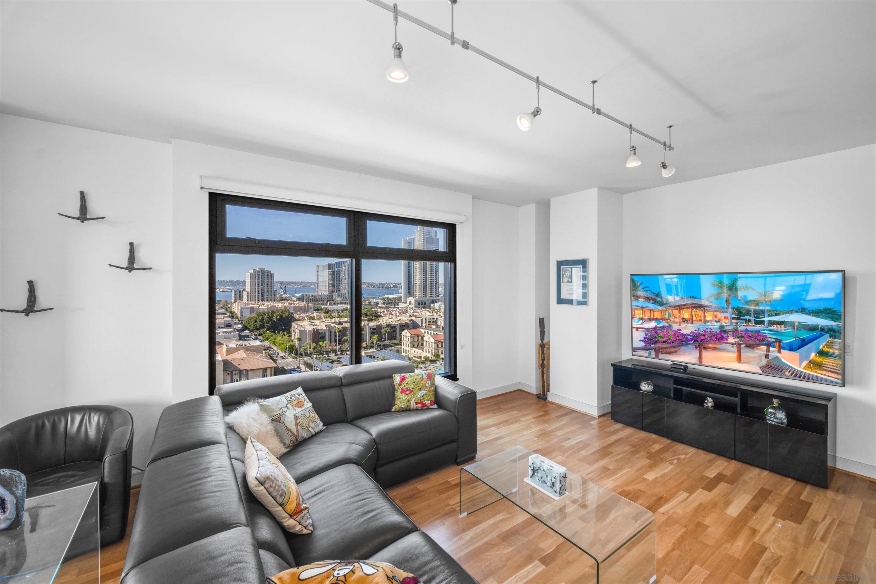 Detail Gallery Image 5 of 46 For 645  Front St  1506, San Diego,  CA 92101 - 2 Beds | 2/1 Baths