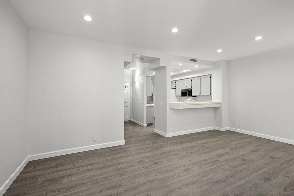 Detail Gallery Image 17 of 48 For 7274  Shoreline Dr  117, San Diego,  CA 92122 - 2 Beds | 2/1 Baths