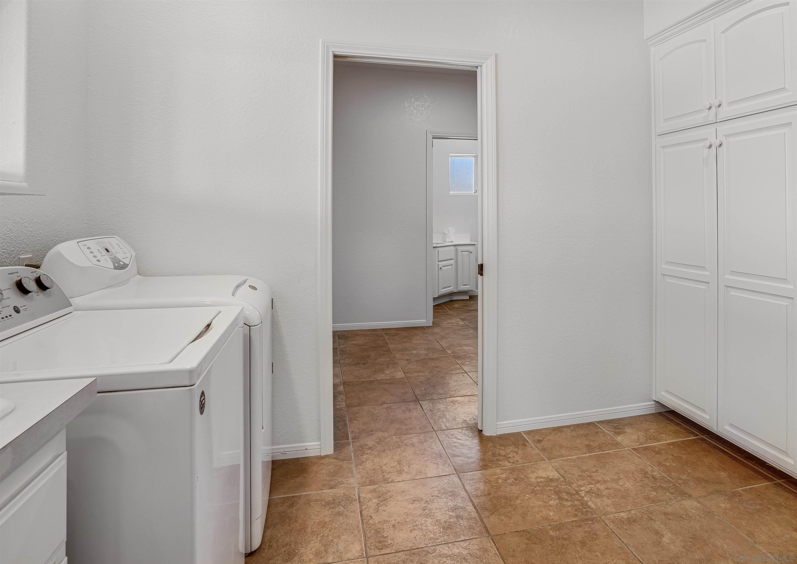Detail Gallery Image 13 of 46 For 9255  Del Monte Avenue, Yucca Valley,  CA 92284 - 5 Beds | 2/1 Baths